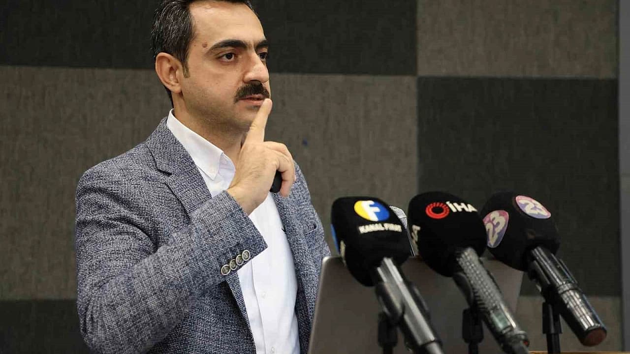 Uzmanlardan Yapay Zekâ Uyarısı: İlaç Kullanımını Algoritmalara Bırakmayın