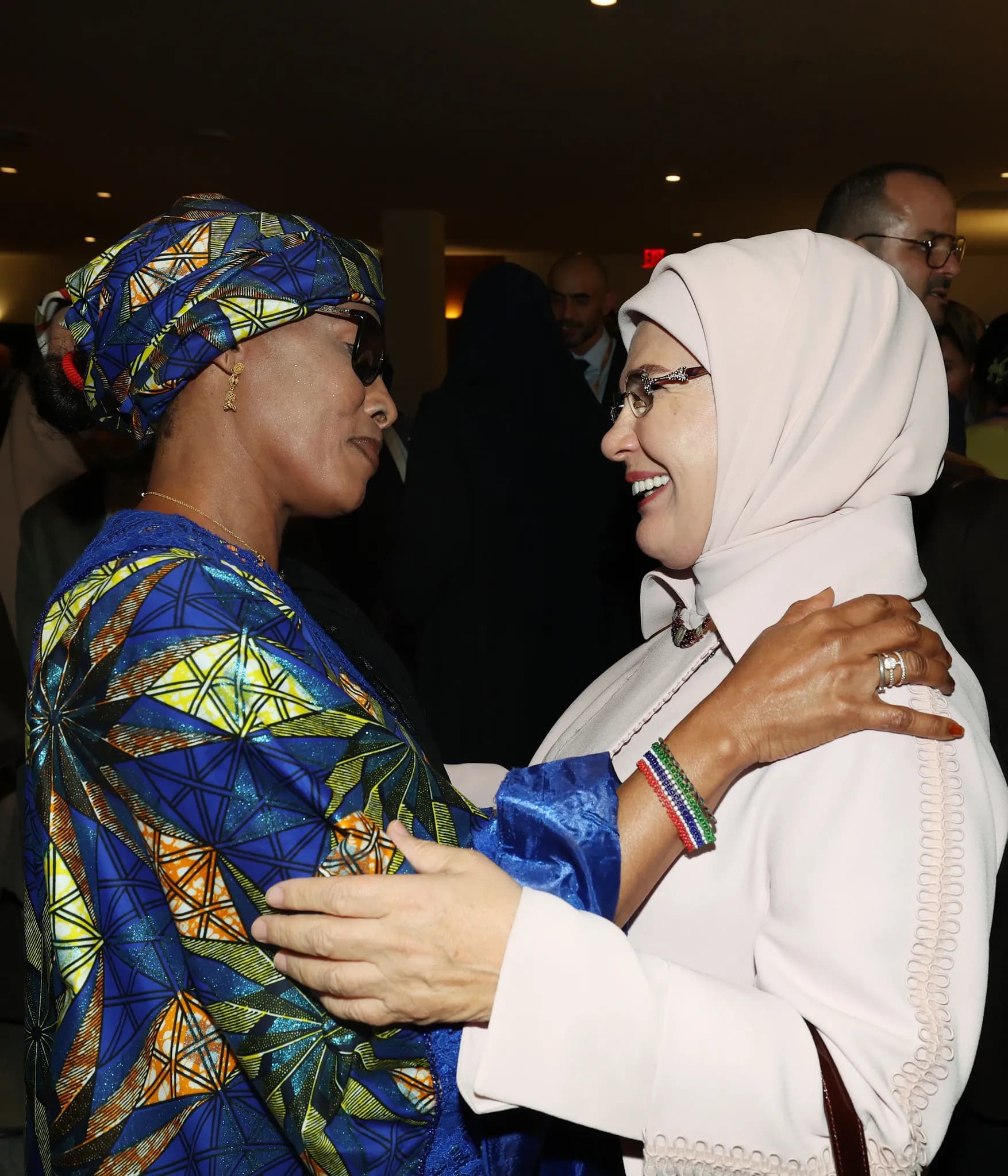 Emine Erdoğan'dan Küresel Teknoloji Şirketlerine Karşı BM Çatısı Altında Birlik Çağrısı