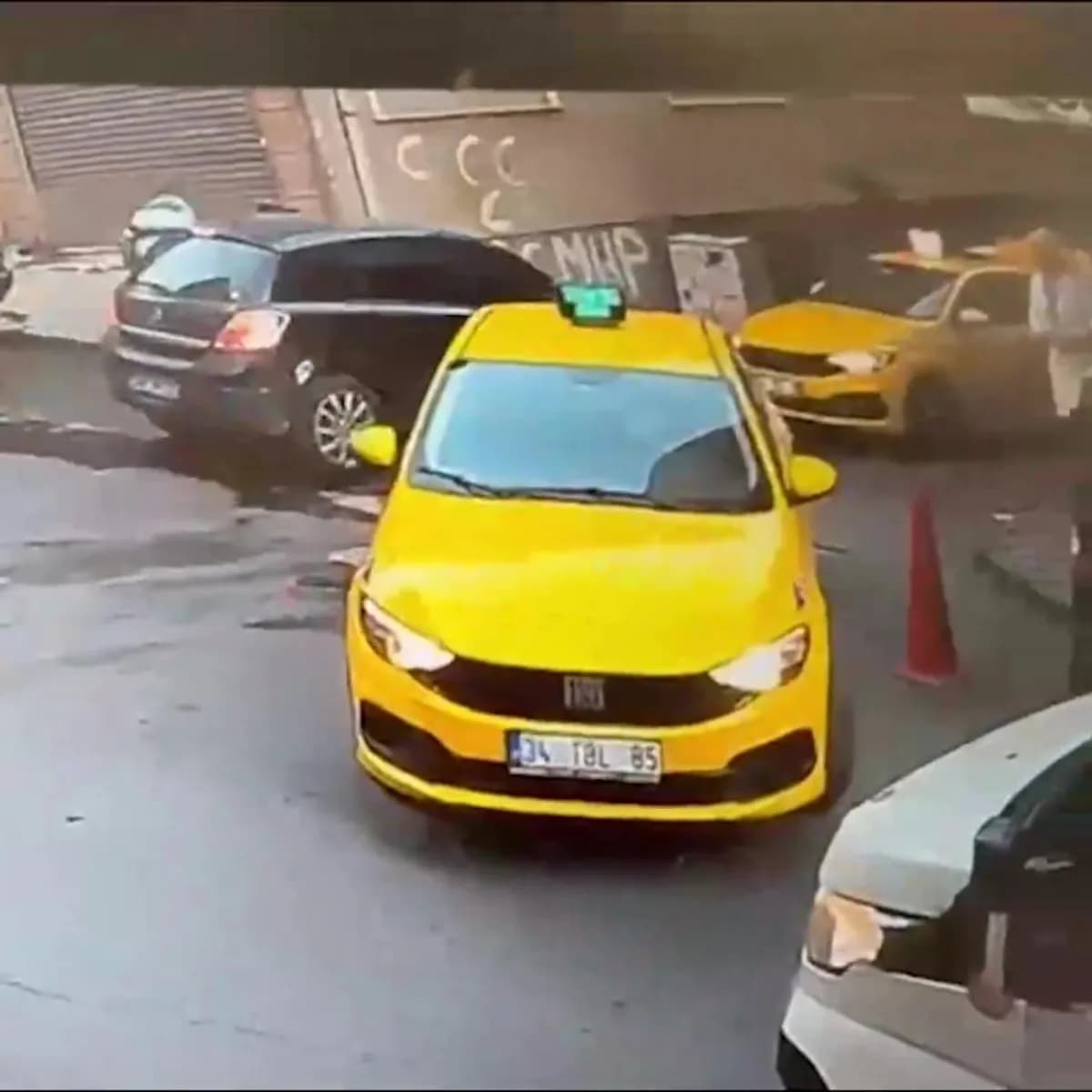Şişli'deki Kanlı Aile Kavgasının Güvenlik Kamerası Görüntüleri Ortaya Çıktı