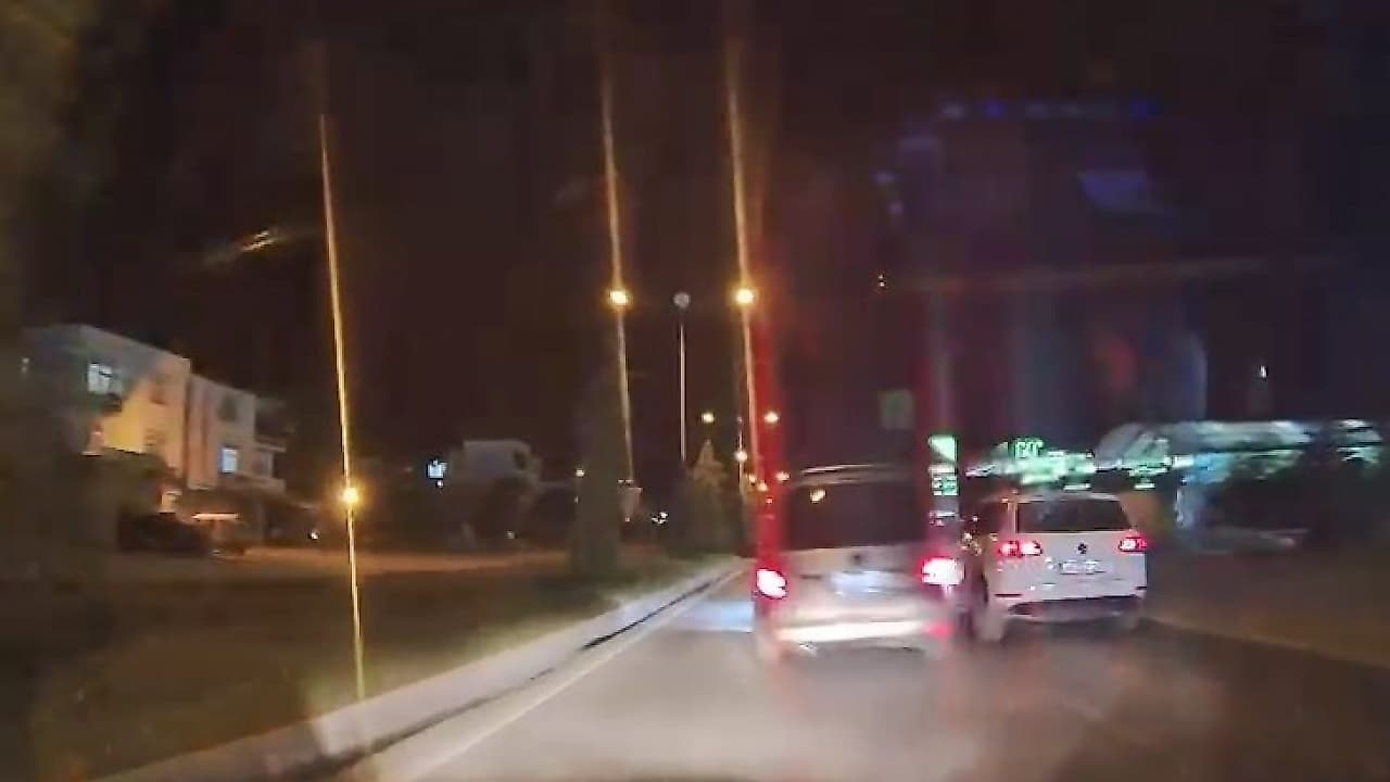 Elazığ Trafiğinde Tehlikeli Yolculuk Kamerada