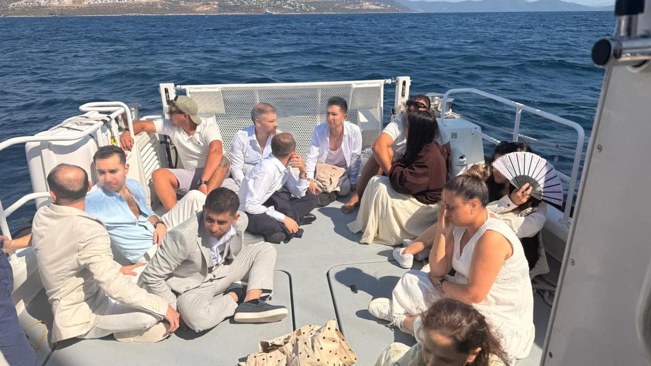 Milas Açıklarında Göçmen Kaçakçılığı Operasyonu: Yakalanmamak İçin Şık Giyinmişler