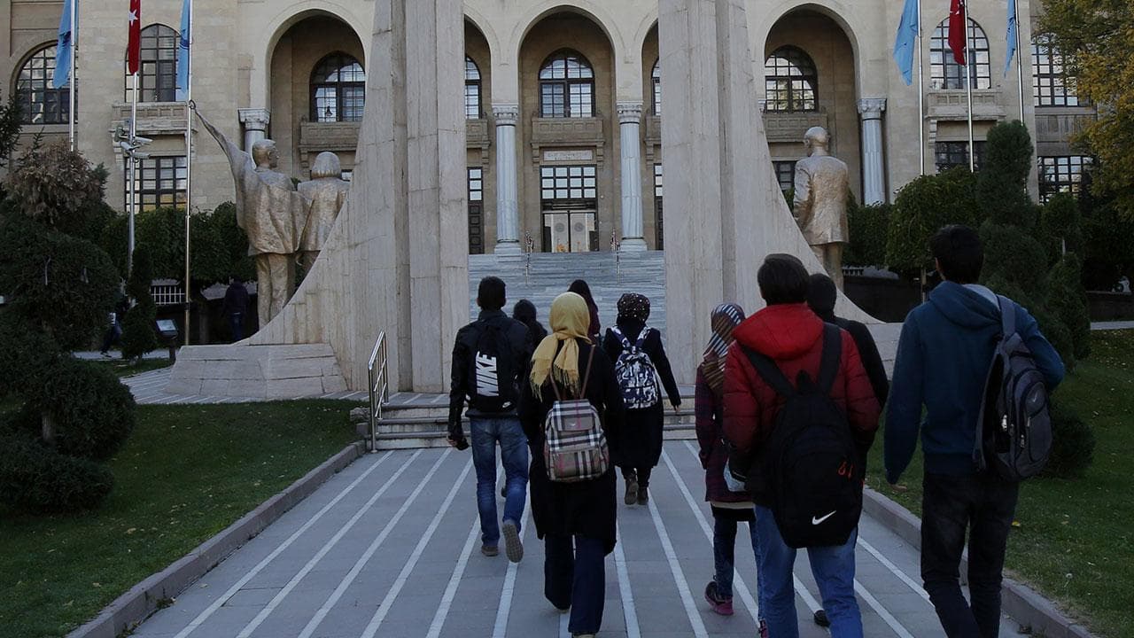 Geleceğin Enerji Uzmanlarına Büyük Destek: 500 Lisans Öğrencisine Başarı Bursu
