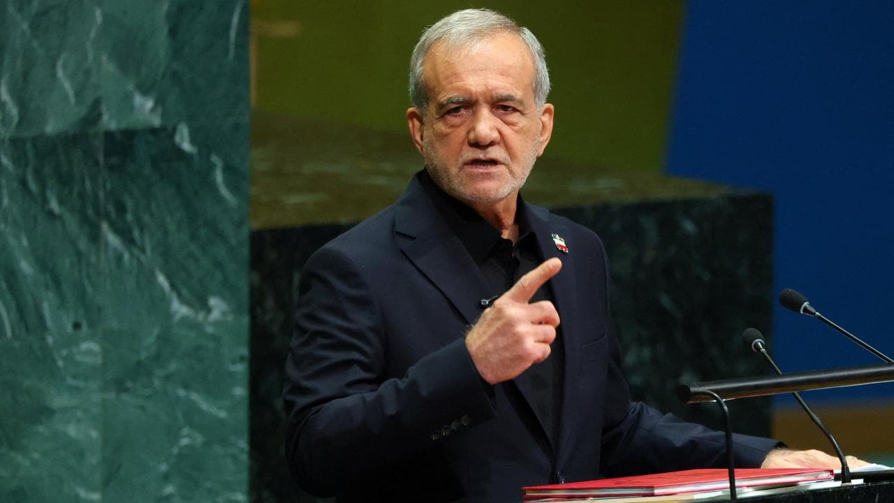 Pezeşkiyan: ABD ve İsrail okullarımızı vurdu
