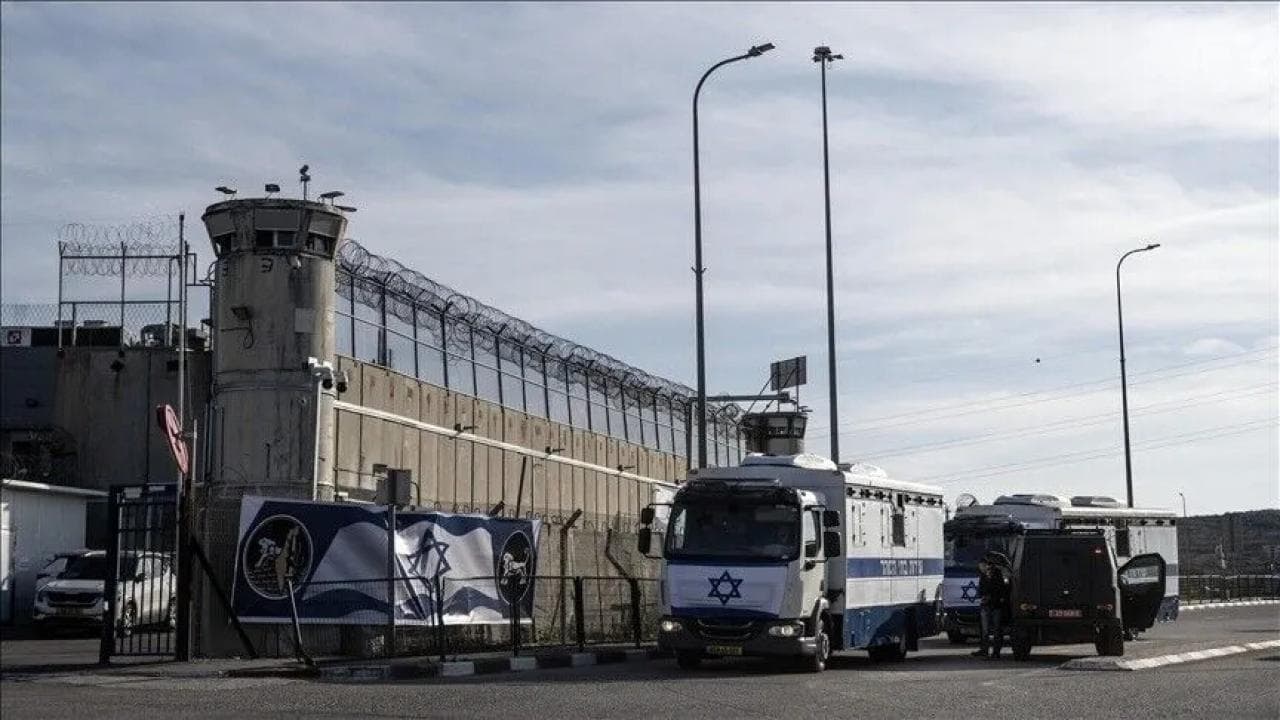Soykırımcı İsrail hapishanesindeki hamile Filistinli esir, avukatına hapishanedeki kötü muameleyi anlattı