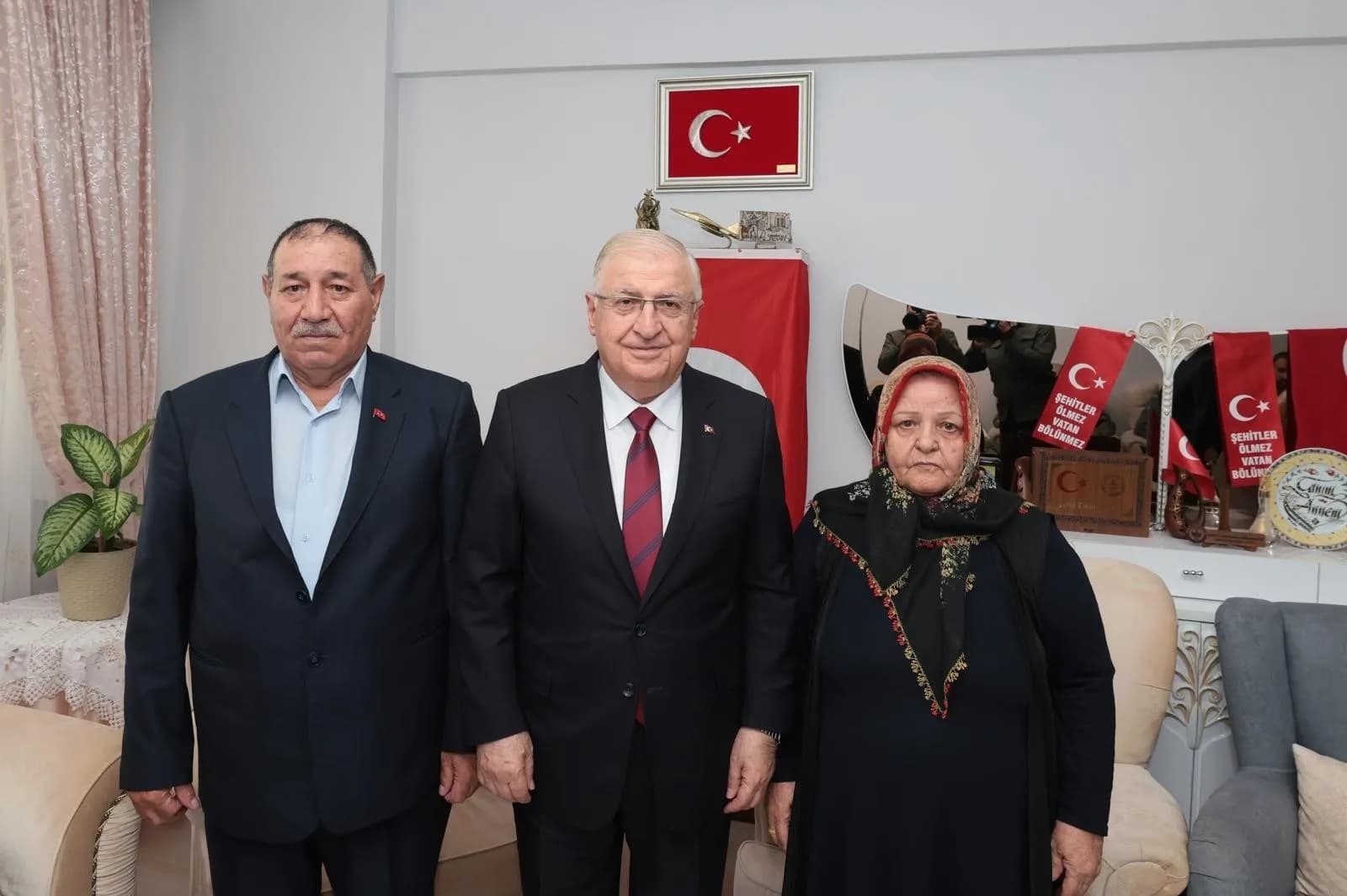 Bakan Güler'den şehit Jandarma Er Emin Polat’ın baba ocağına ziyaret!