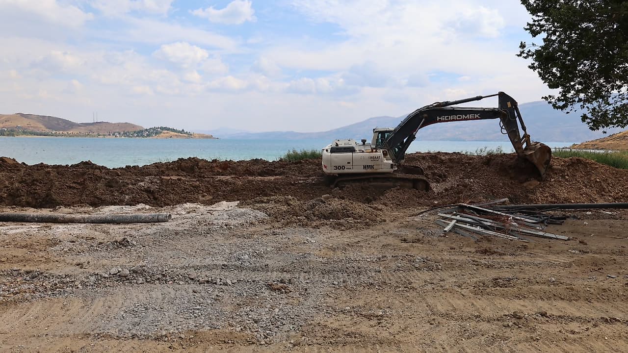 Milletvekili Keleş: “Sivrice’de Altyapıyı Güçlendiriyor, Hazar Gölü’nü Koruyoruz”