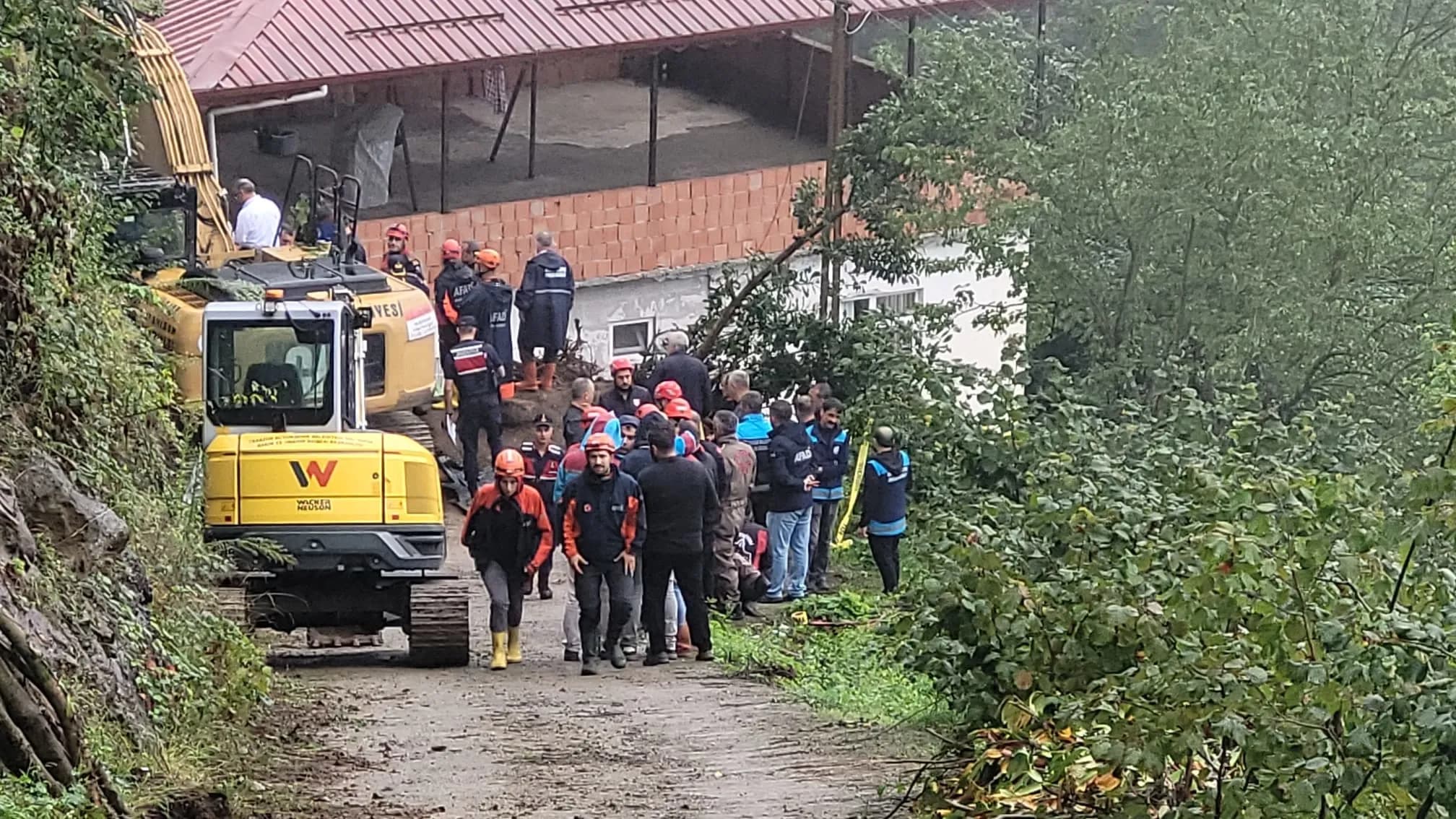 Trabzon’da heyelan faciası! Toprak altında kalan kişi hayatını kaybetti