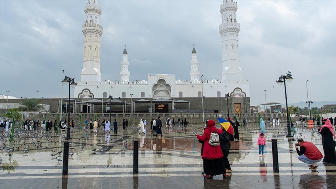 Suudi Arabistan'da Mekke'ye ve 4 bölgeye daha acil uyarı