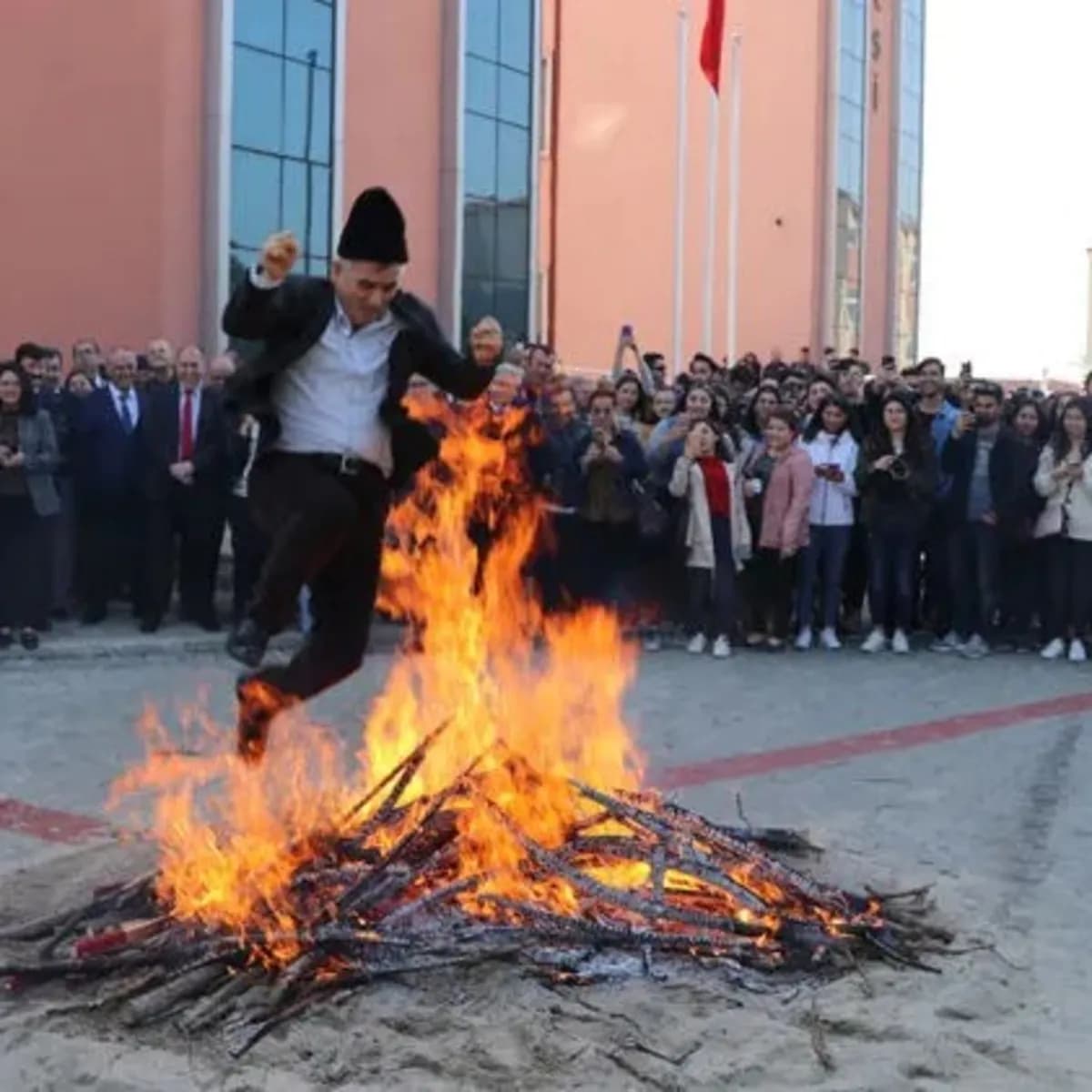 Nevruz resmi tatil olacak mı? Yeni düzenleme hazırlığı