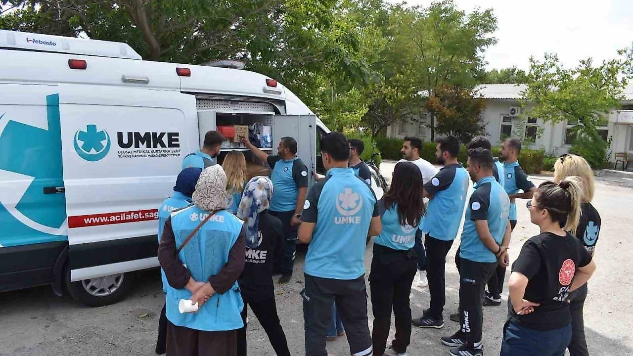 Elazığ'da UMKE Ekiplerinden Hayat Kurtaran Afet ve Acil Müdahale Eğitimi