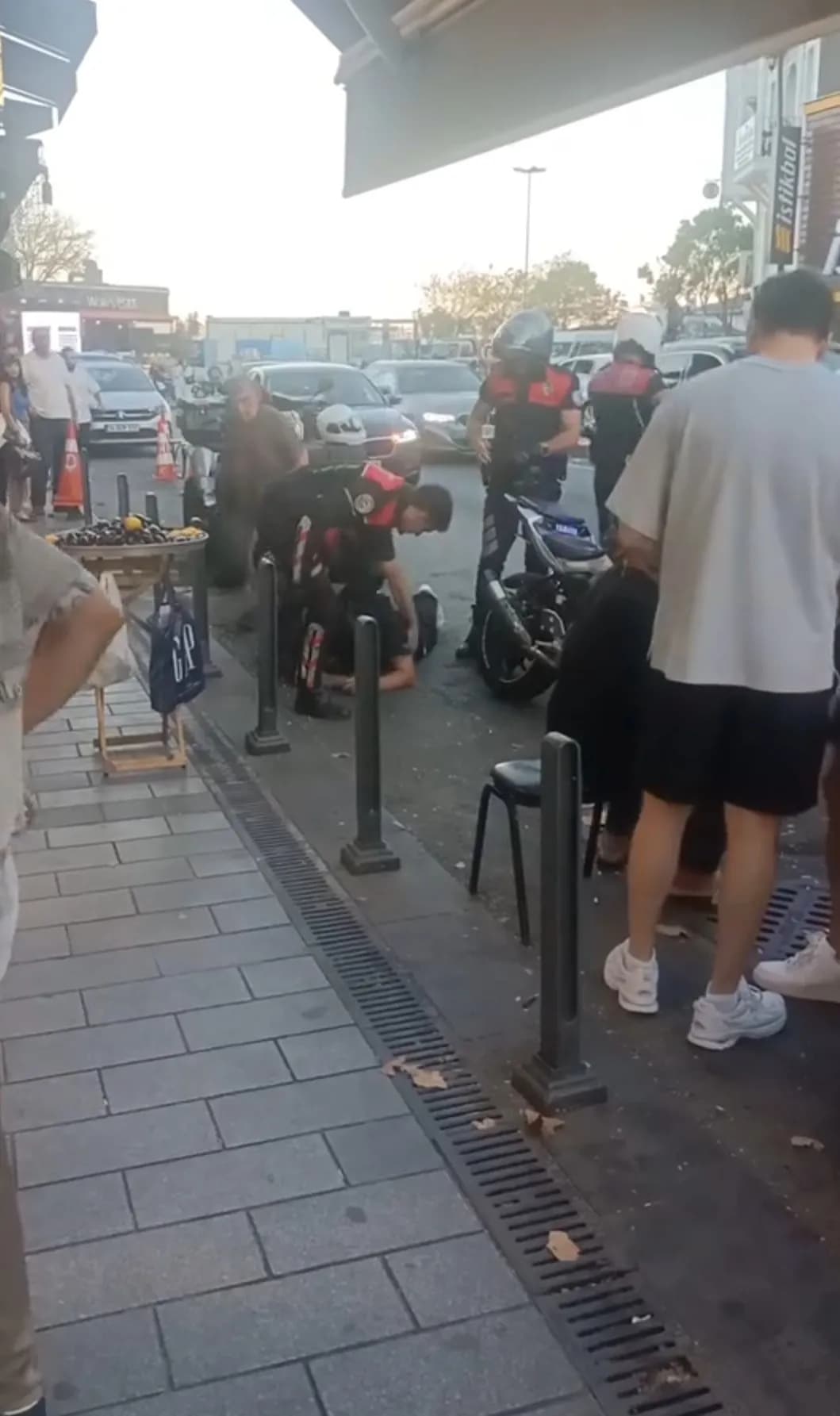 Sarıyer'de Polise Direnen Motosikletli Yakalandı