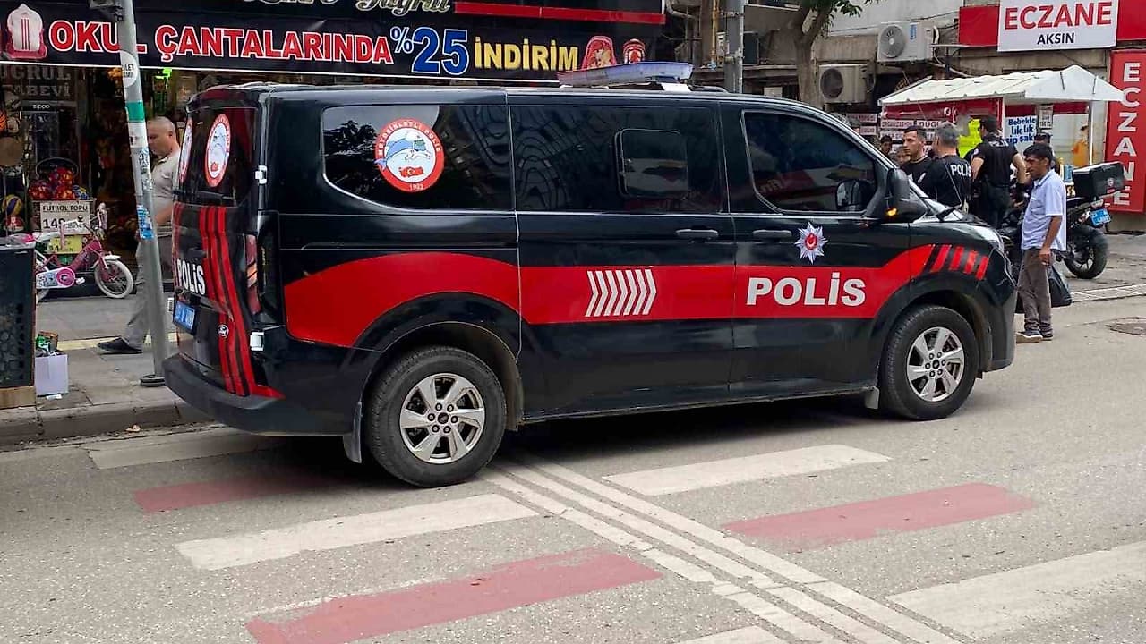 Elazığ’da Bıçaklı Kavga Çıktı: 2 Kişi Yaralandı