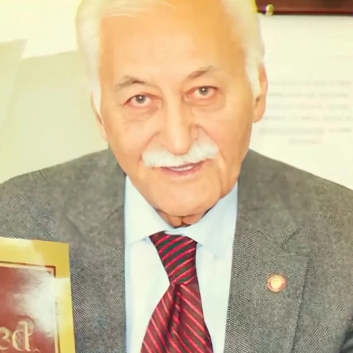 Yavuz Bülent Bakiler: Balkanlardan Türkistan'a uzanan kalem