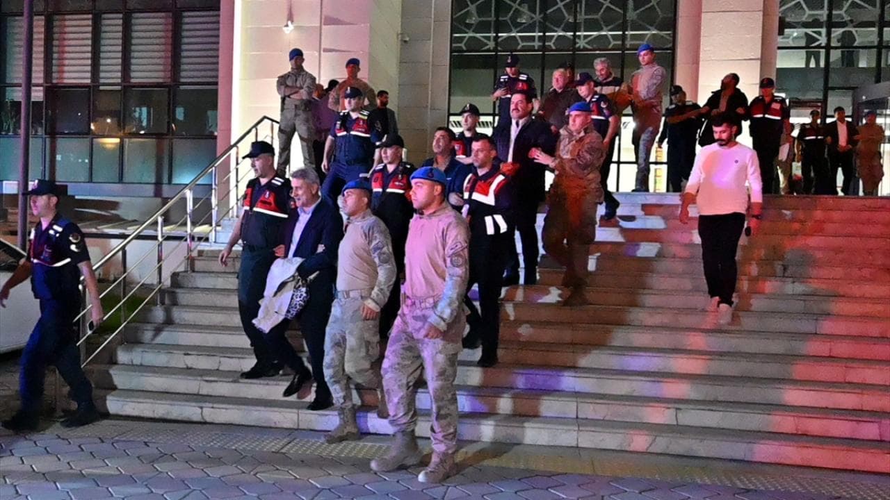 Kırıkkale'de yolsuzluk operasyonu: 15 şüpheli tutuklandı