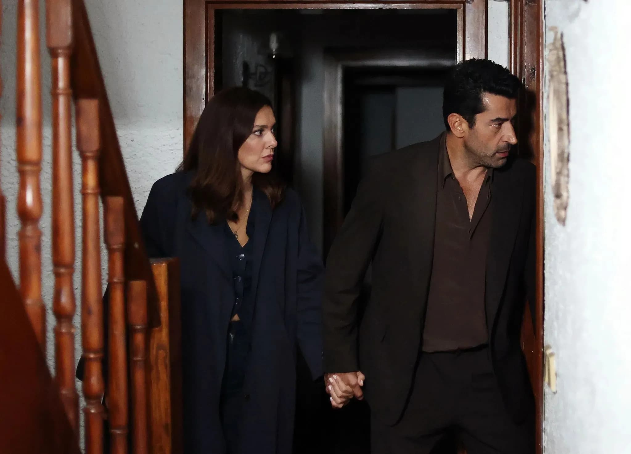 A.B.İ.'de Doğan, Leyla'yı Saruhan'a bağlayan sırrın peşine düşüyor