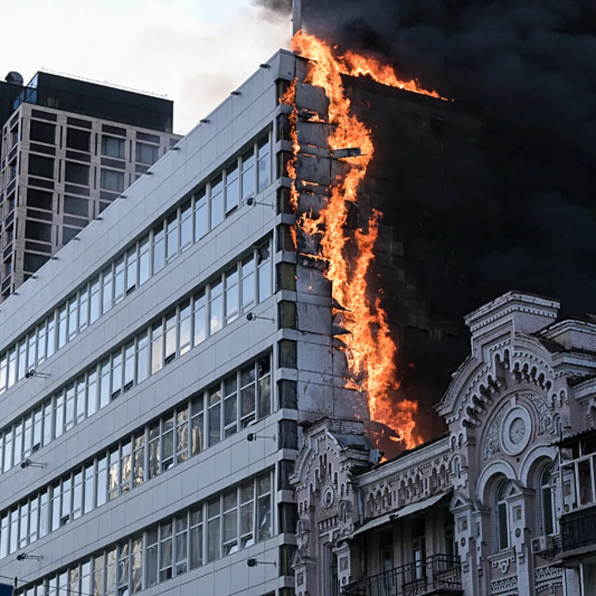 Kiev'de peş peşe patlamalar: 1 ölü, 19 yaralı