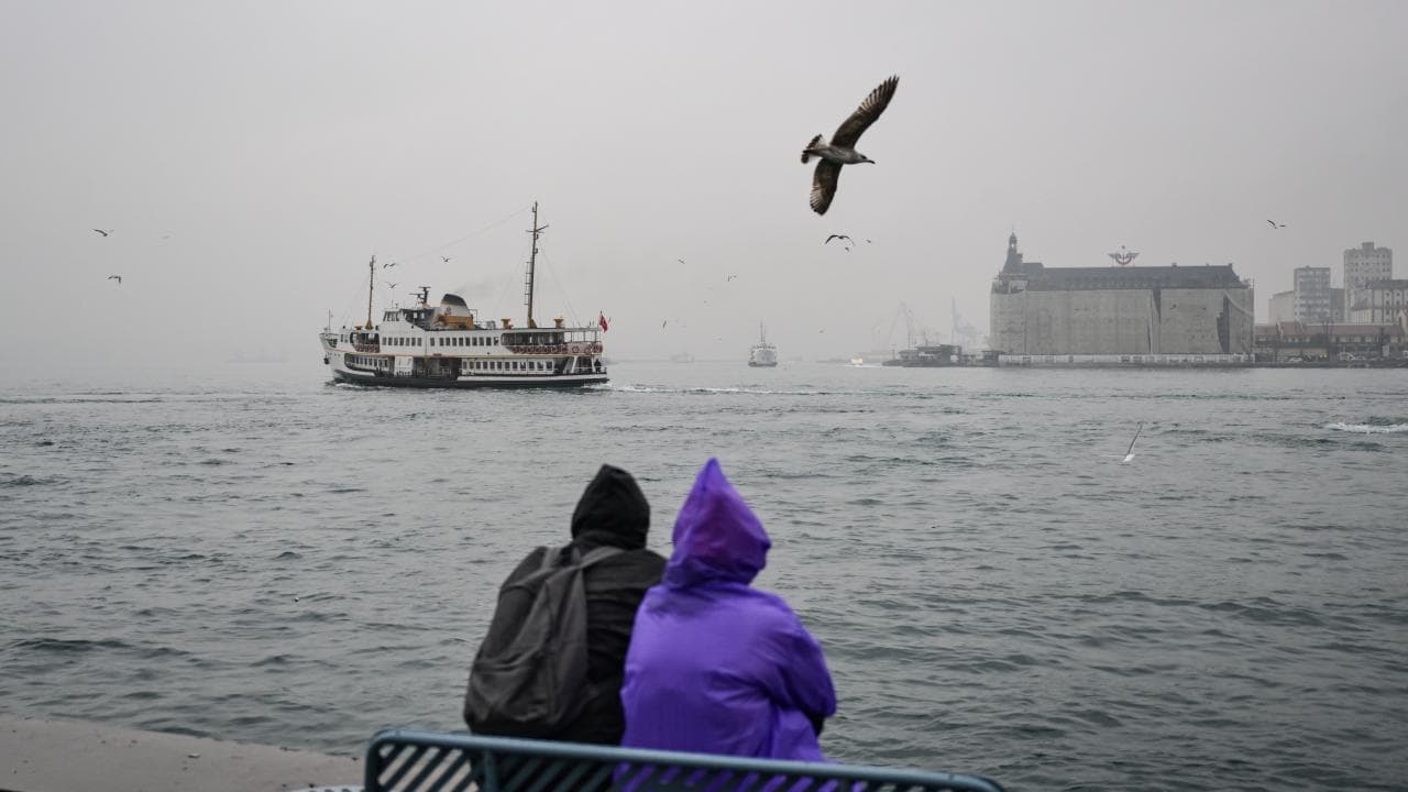 İstanbul'da kuvvetli yağış ve fırtına uyarısı