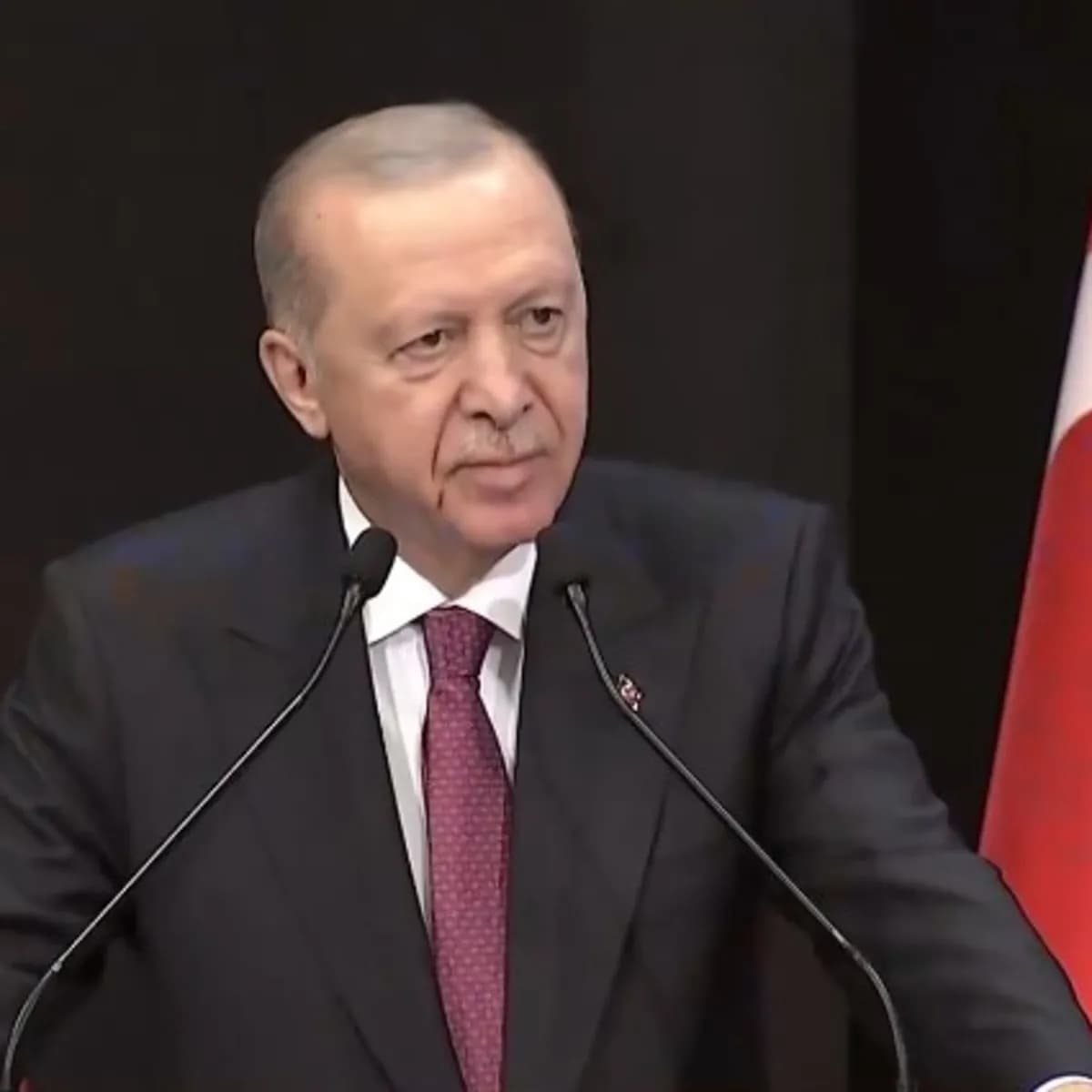 Erdoğan'dan sıfır tolerans mesajı: "Kimse partinin “AK”lığına leke süremez"