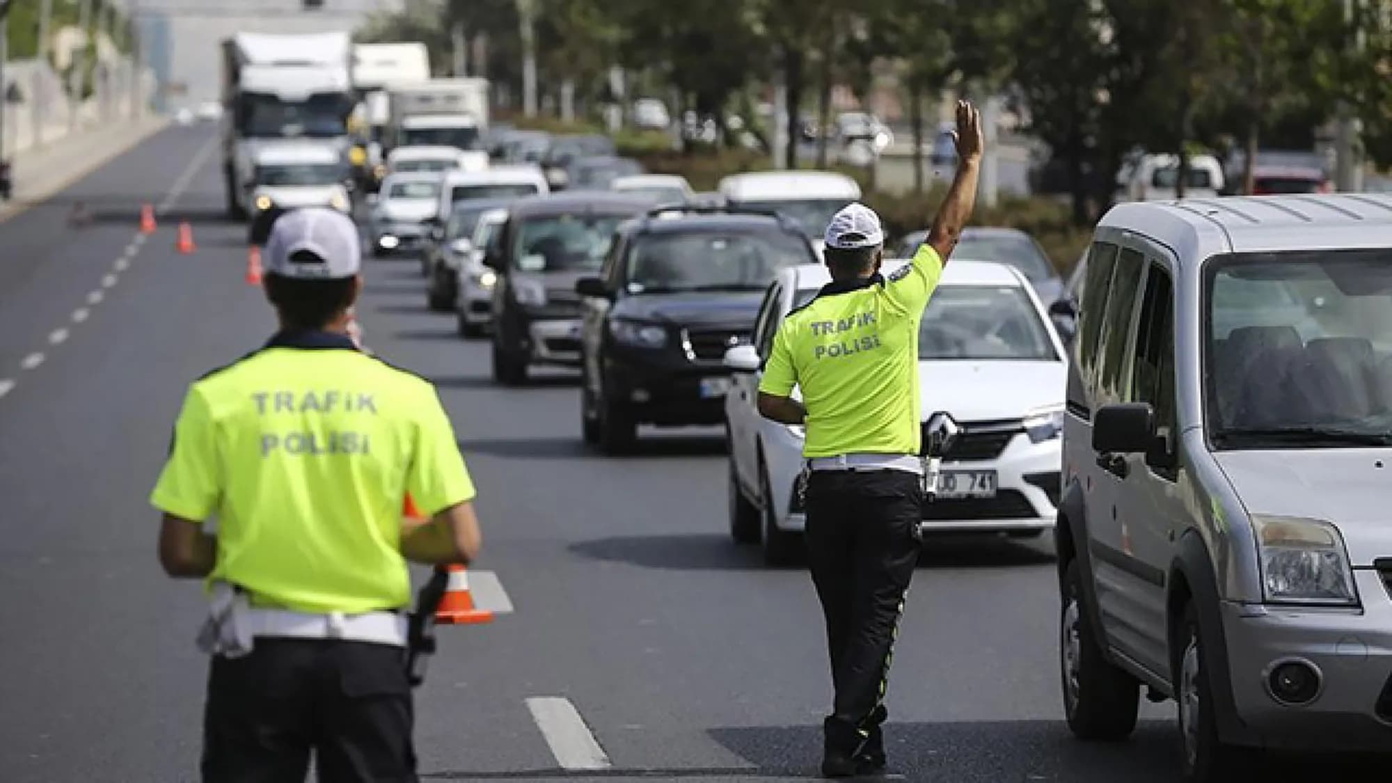 Keçiören'de drift terörü! Polise taşlı saldırı: 4 şüpheli tutuklandı
