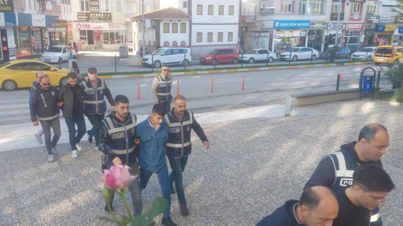 15 İlde Dolandırıcılık Operasyonu: 244 Gözaltı