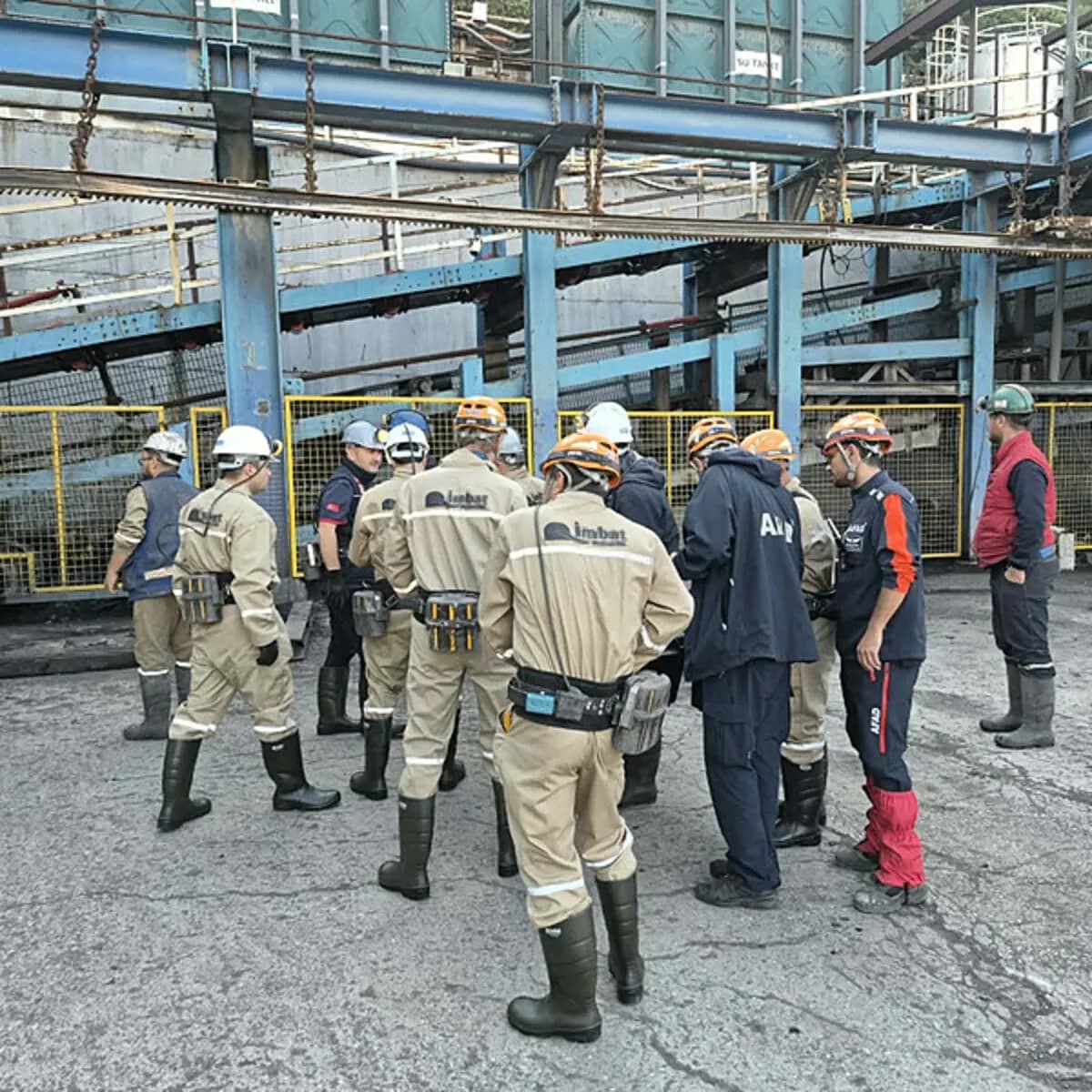 Soma'da Maden Ocağında Göçük: 5 İşçi Yaşamını Yitirdi