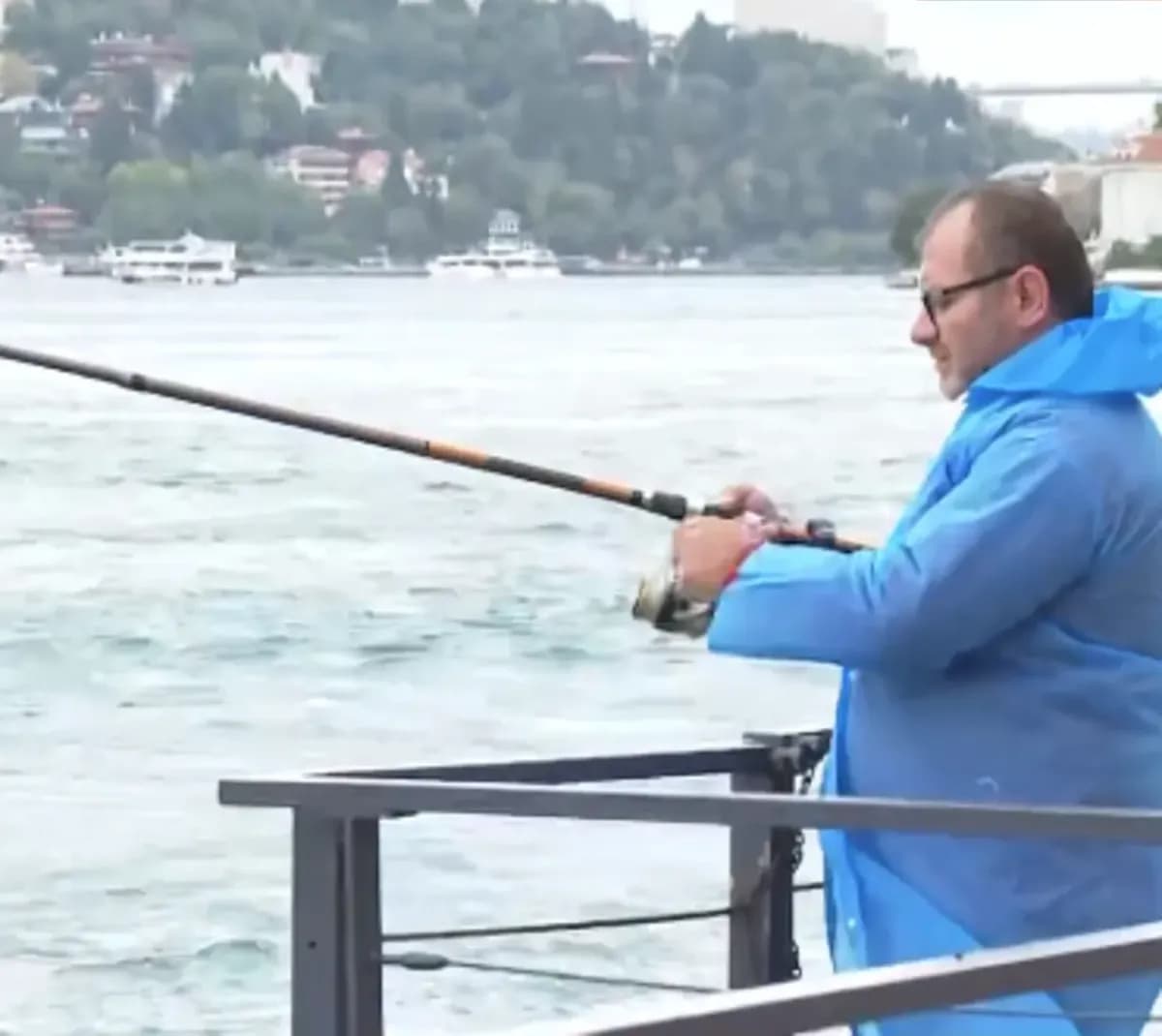11 İl İçin Sarı Kodlu Yağış Uyarısı: İstanbul'da Sağanak ve Fırtına Bekleniyor