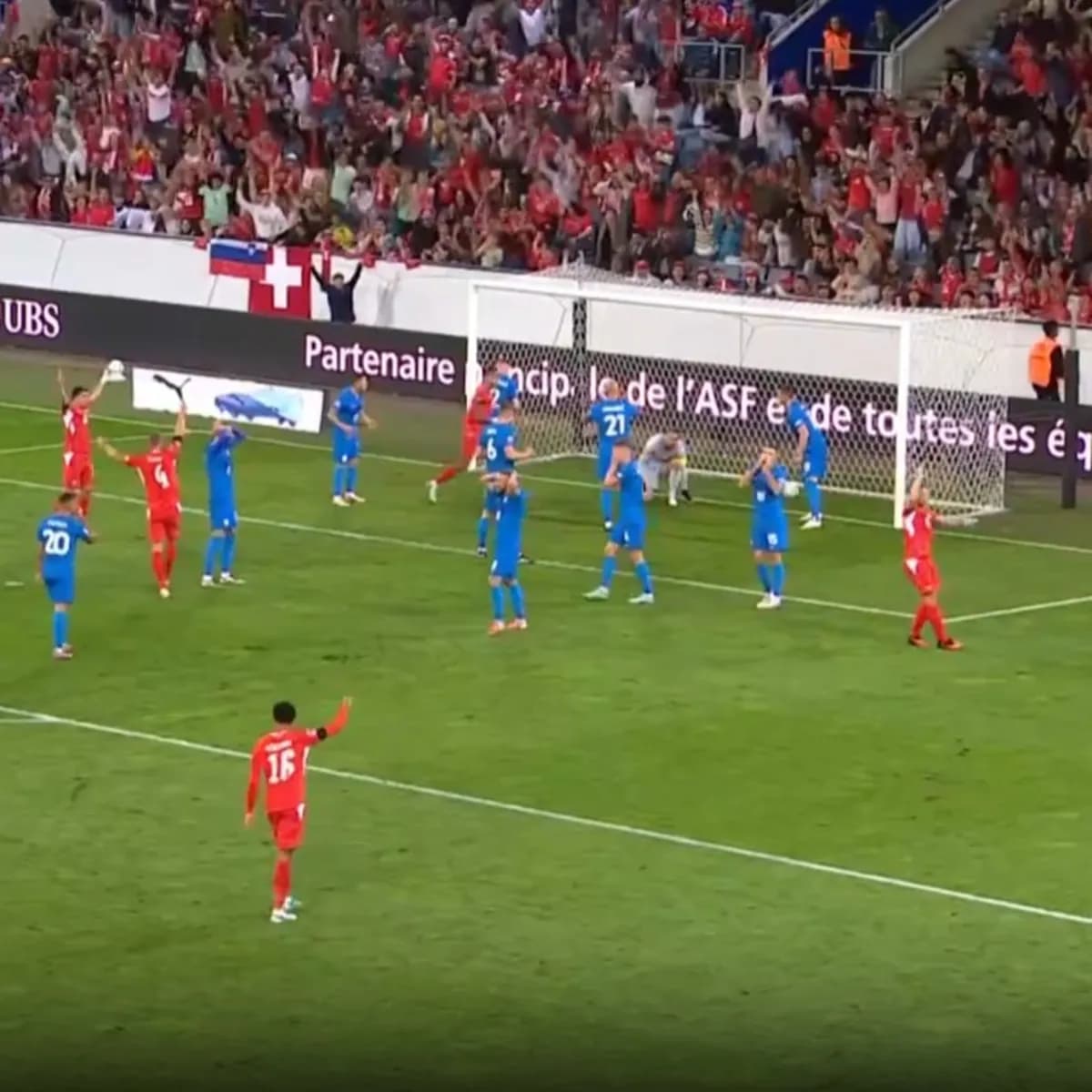 Oblak'ın hatası sonrası İsviçre'den beraberlik golü