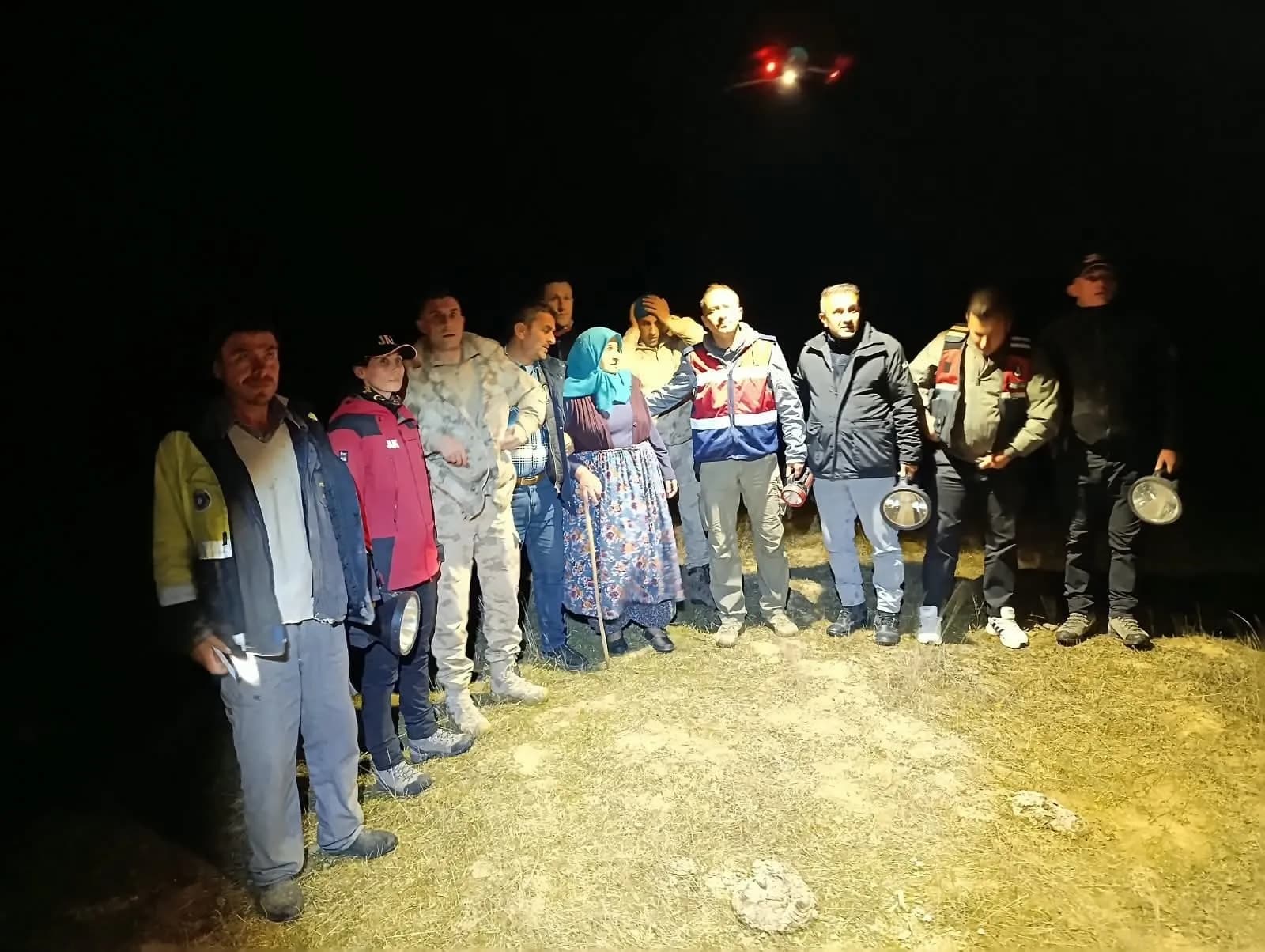 3 gündür kayıptı! Meyve yiyerek hayatta kalan yaşlı kadın dronla bulundu