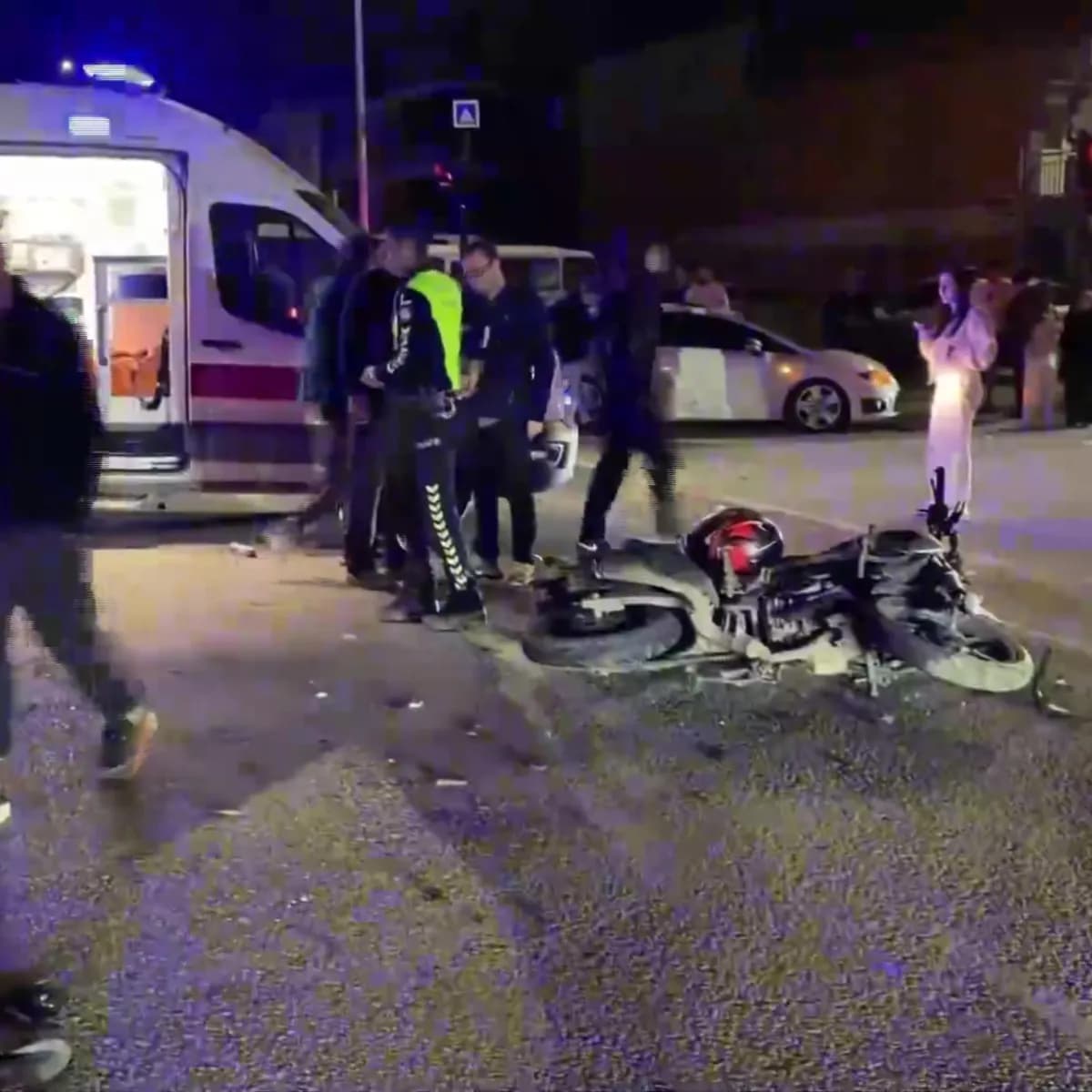İnegöl'de Motosiklet ve Kamyonet Çarpıştı: Bir Ölü, Bir Ağır Yaralı