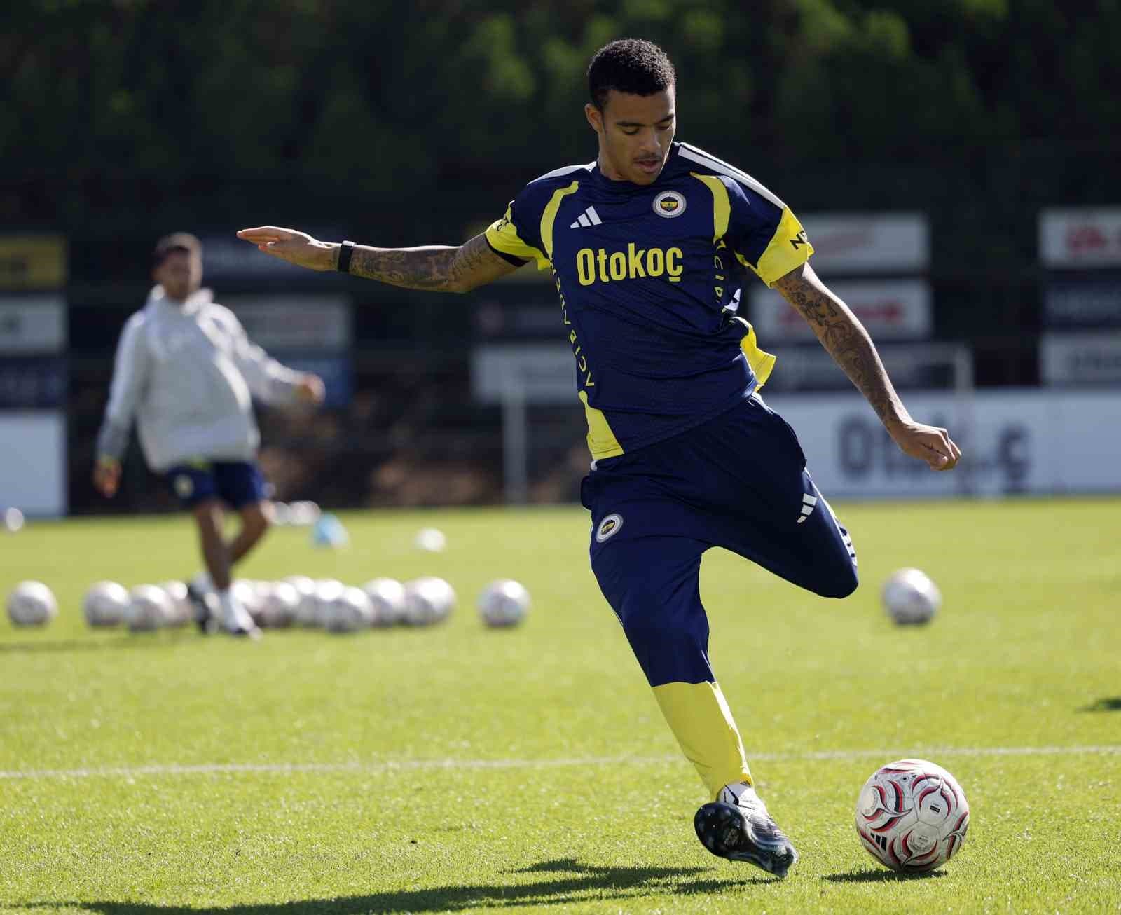 Fenerbahçe'de Çaykur Rizespor Hazırlıkları Sürüyor