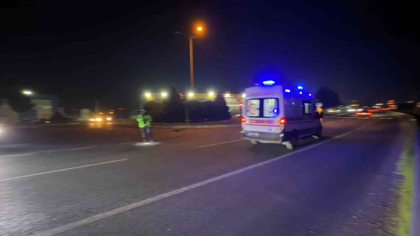 Düzce'de Trafikte Kalan Ambulansa Polis Desteği