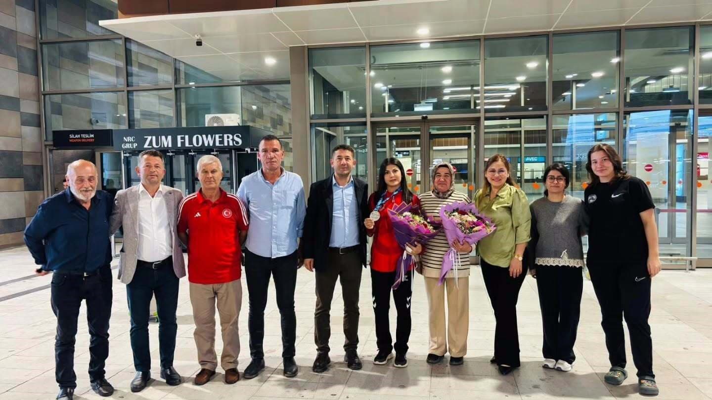 Fekeli Milli Güreşçi Damla Ünal Balkan Şampiyonası'nda Gümüş Madalya Kazandı