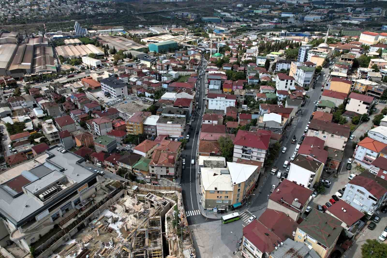 Dilovası'nda Ulaşım Konforu İçin Yol ve Kavşak Çalışmaları Başlatıldı