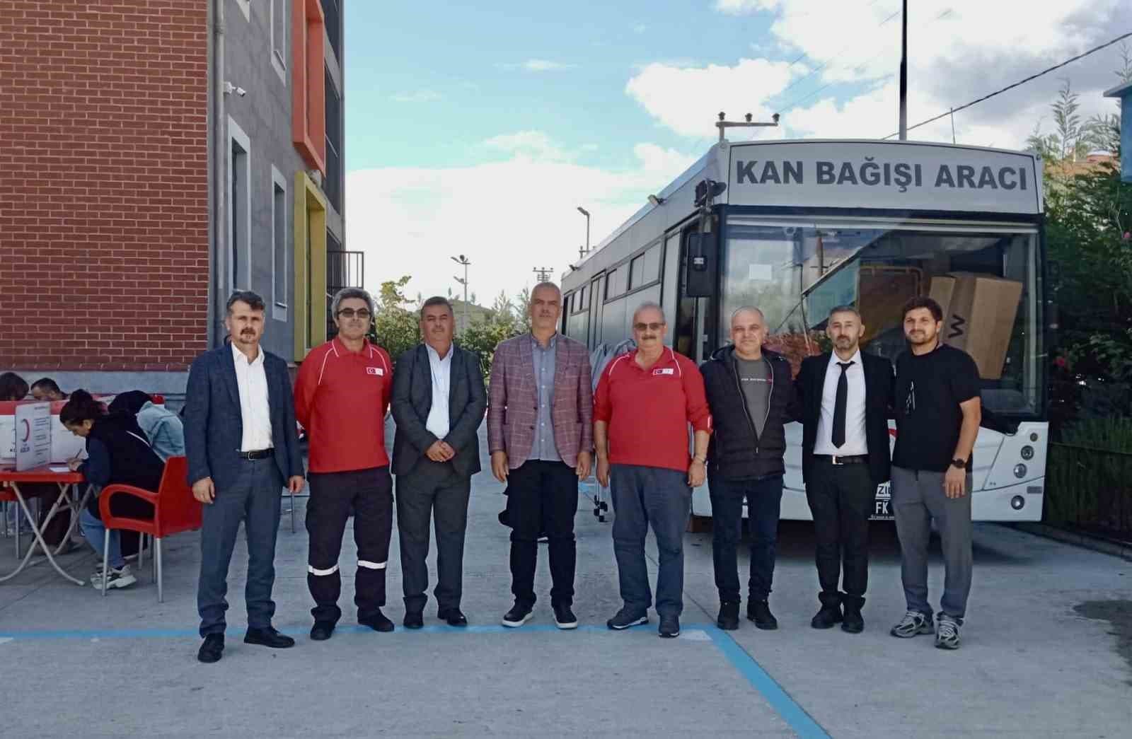 Düzce'de Okulda Düzenlenen Kan Bağışı Kampanyasında 71 Ünite Kan Toplandı