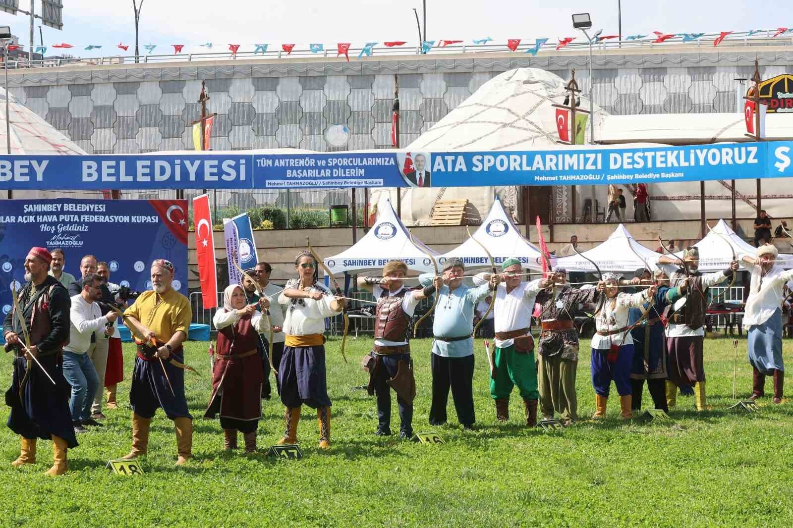 Gaziantep'te Geleneksel Okçuluk Heyecanı: Aksaçlılar Yarıştı