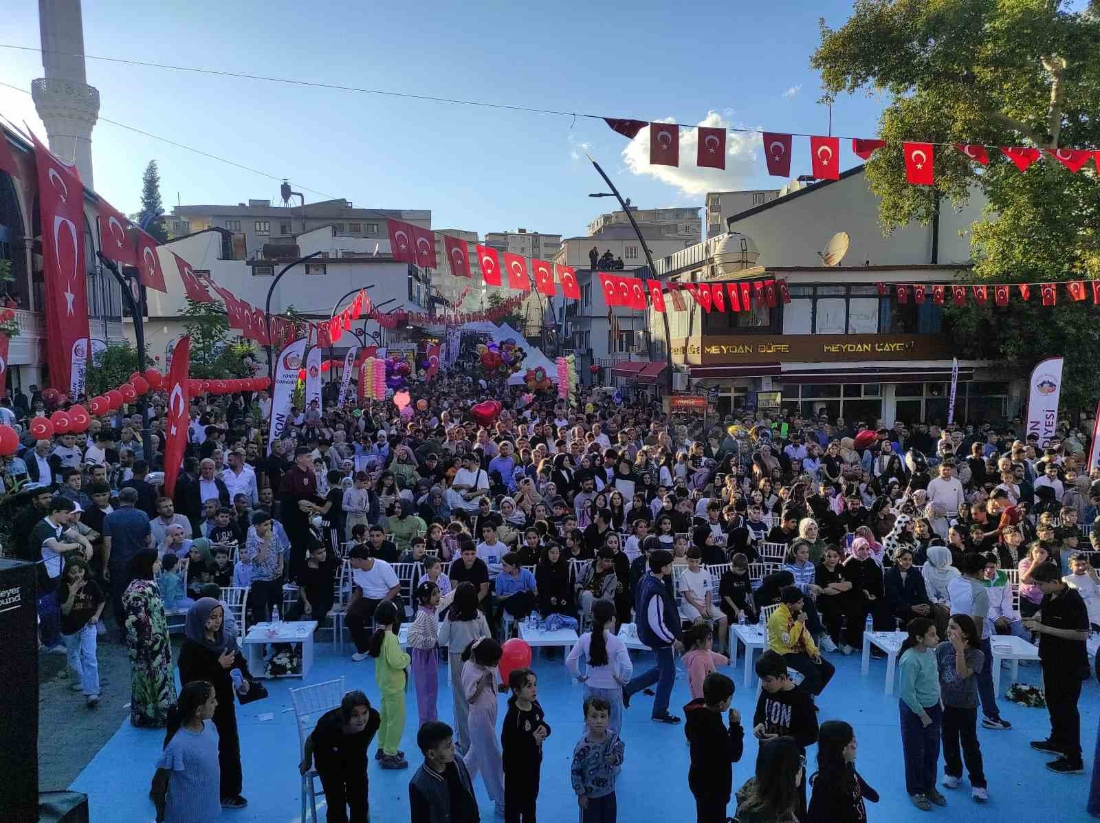 Sason Bal, Ceviz ve Çilek Festivali'ne 170 Bin Kişi Katıldı