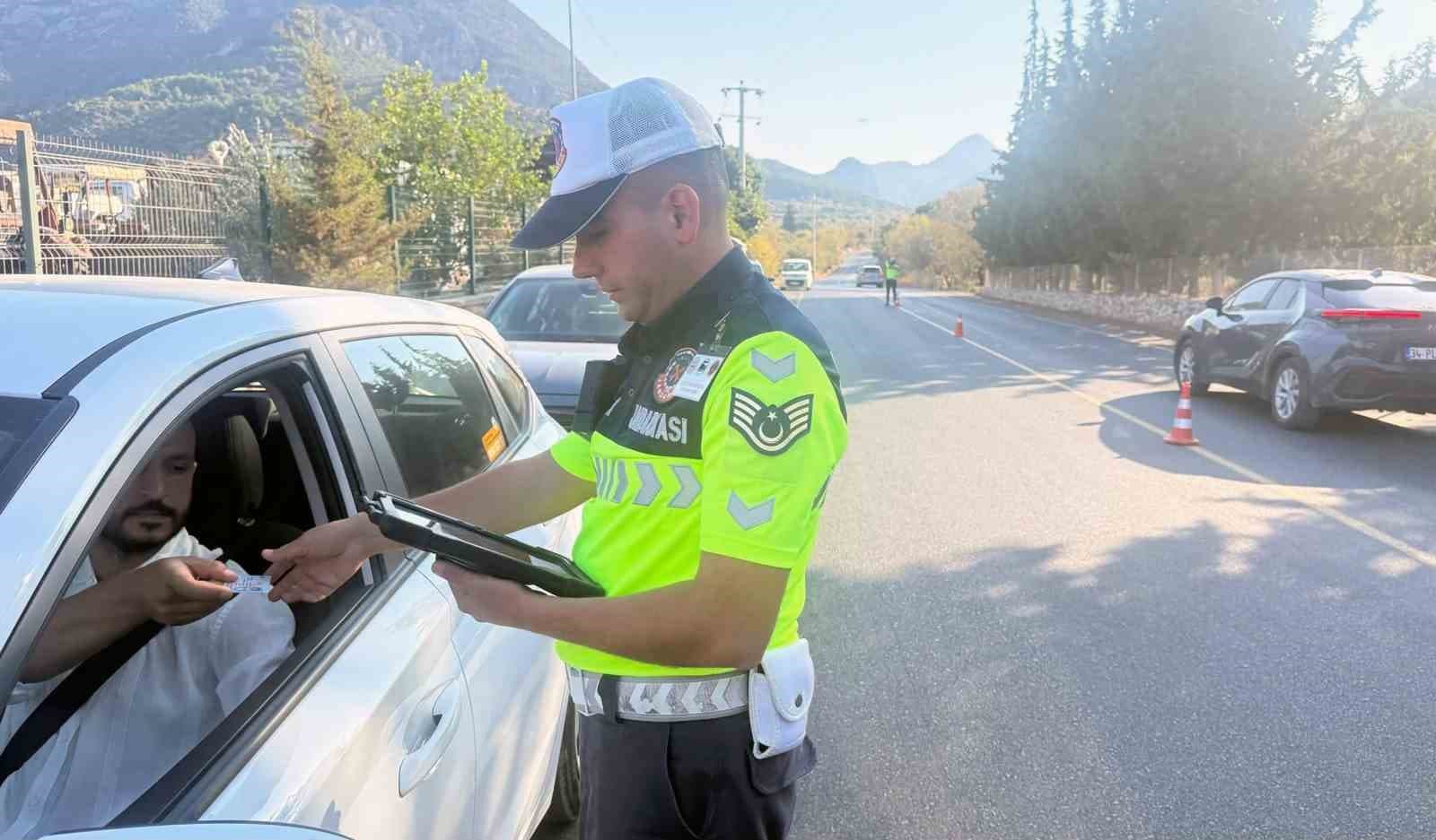 Muğla'da Eylül Ayı Trafik Denetimleri: 97 Bin Araç Kontrol Edildi