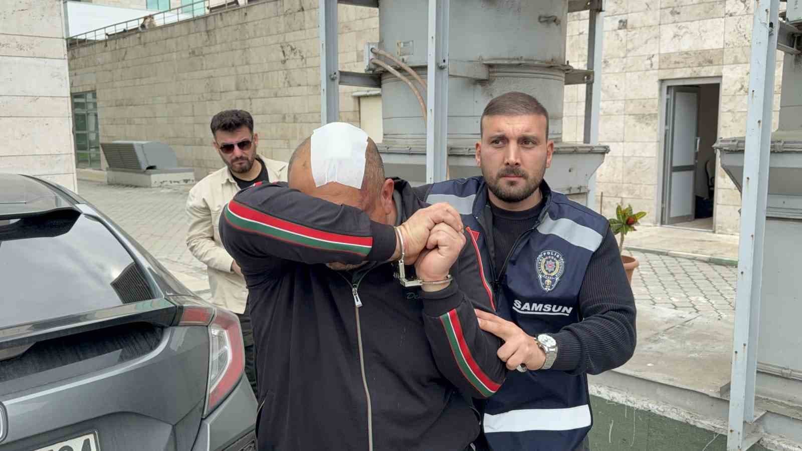 Silahlı Saldırgana Pencereden Mumlukla Müdahale