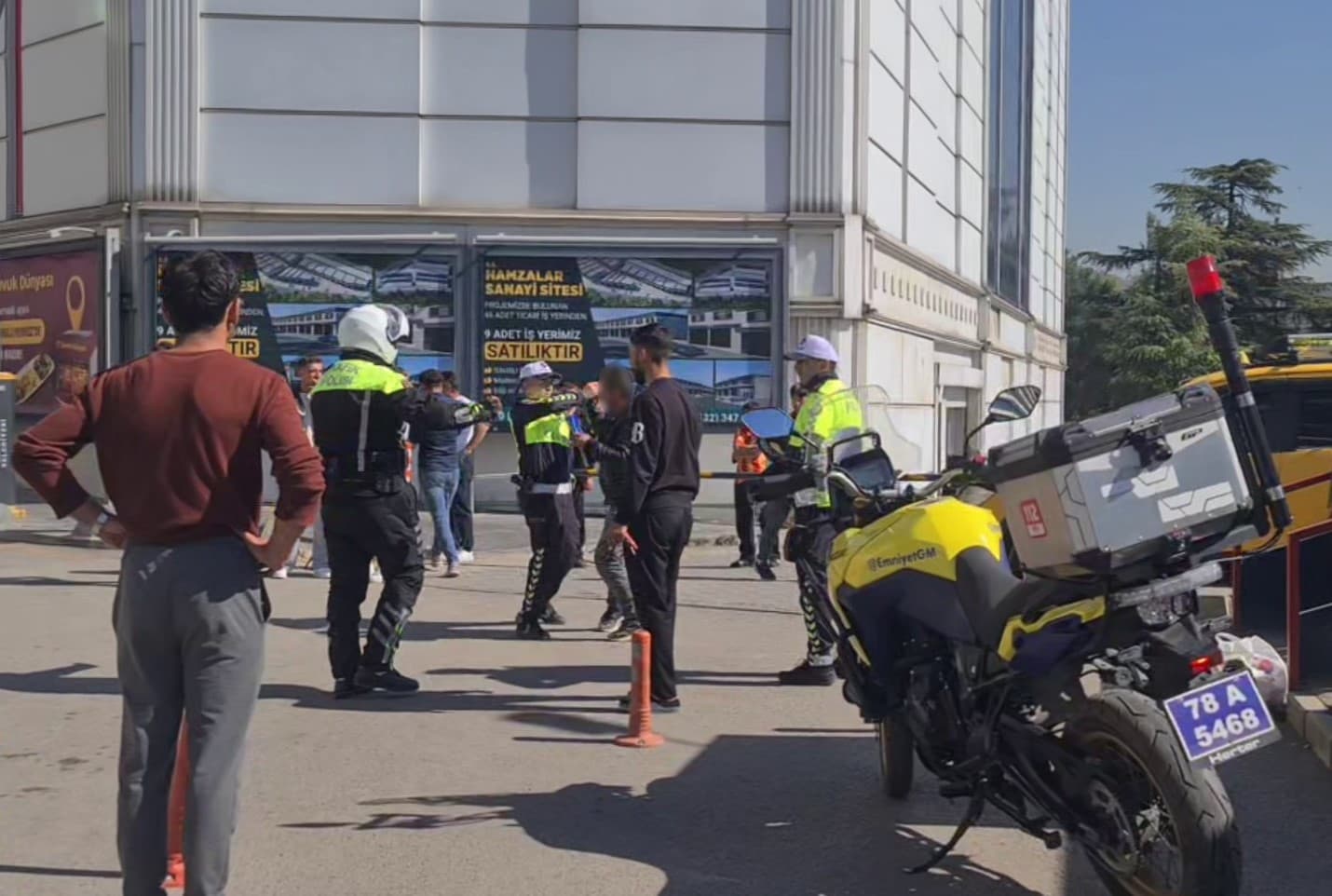 Karabük'te İntihar Girişimine Polis Müdahalesi
