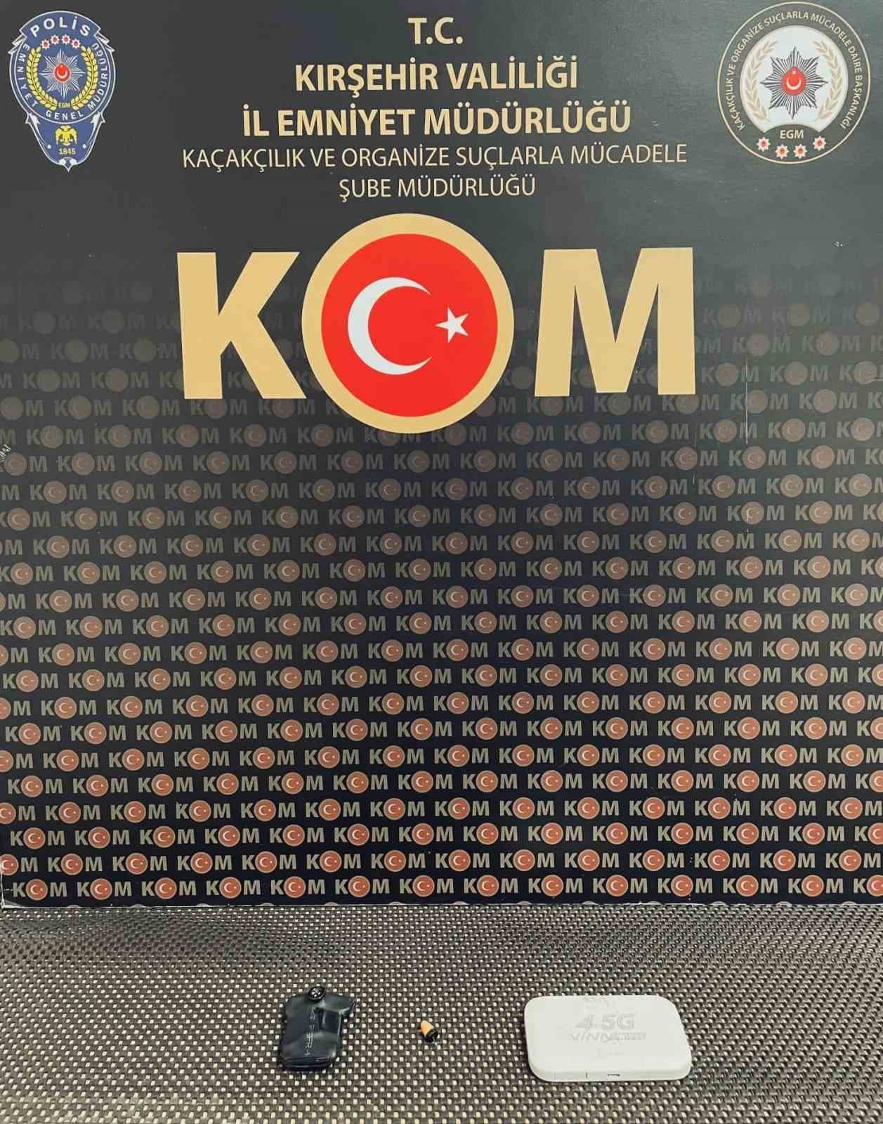 Ehliyet Sınavında Kopya Düzenekleri Ele Geçirildi