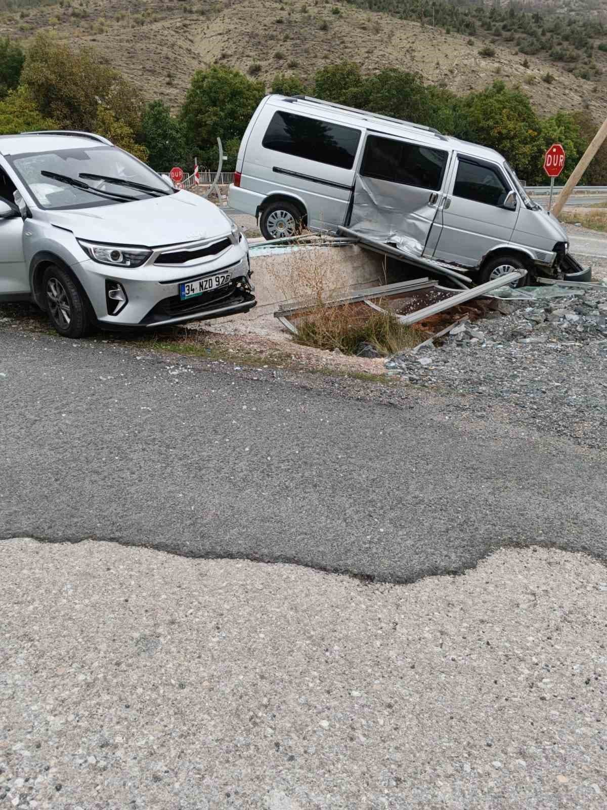 Gümüşhane'de Trafik Kazası: 4 Kişi Yaralandı
