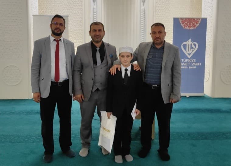 Tavşanlılı Öğrenci Kur'an-ı Kerim Yarışmasında Bölge Üçüncüsü Oldu