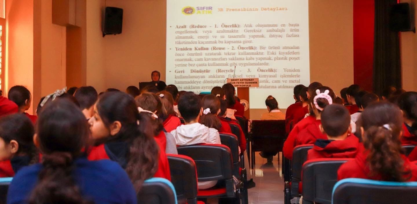 Erzincan'da Ortaokul Öğrencilerine Sıfır Atık Eğitimi