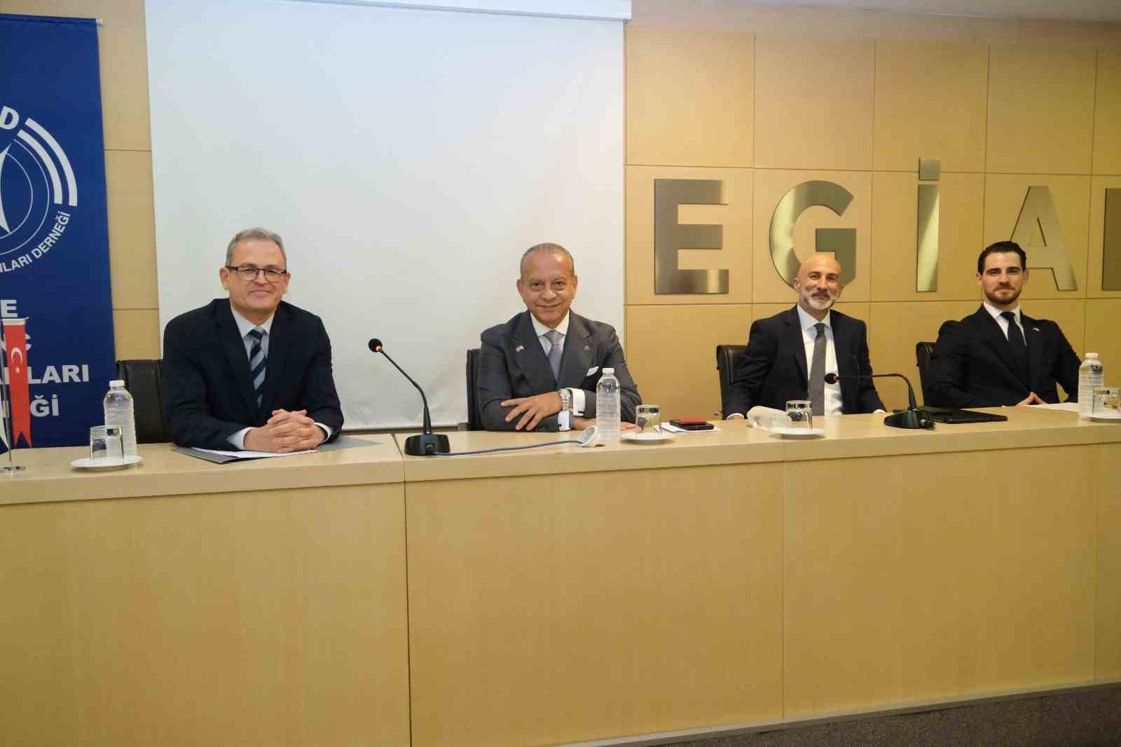 EGİAD'dan İş Dünyası ve Diplomasiyi Buluşturan Panel