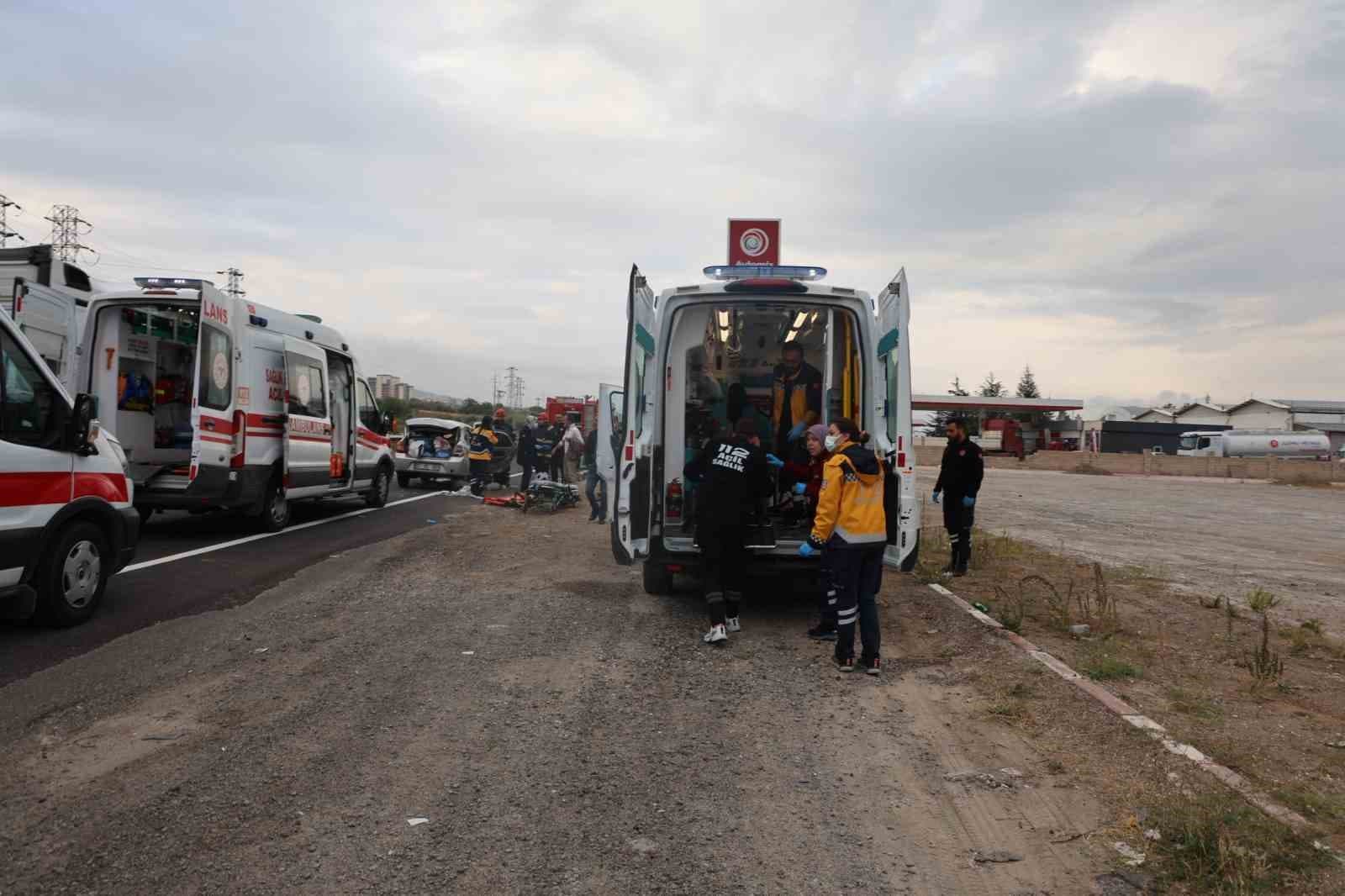 Nevşehir'de İki Otomobil Çarpıştı: 7 Yaralı