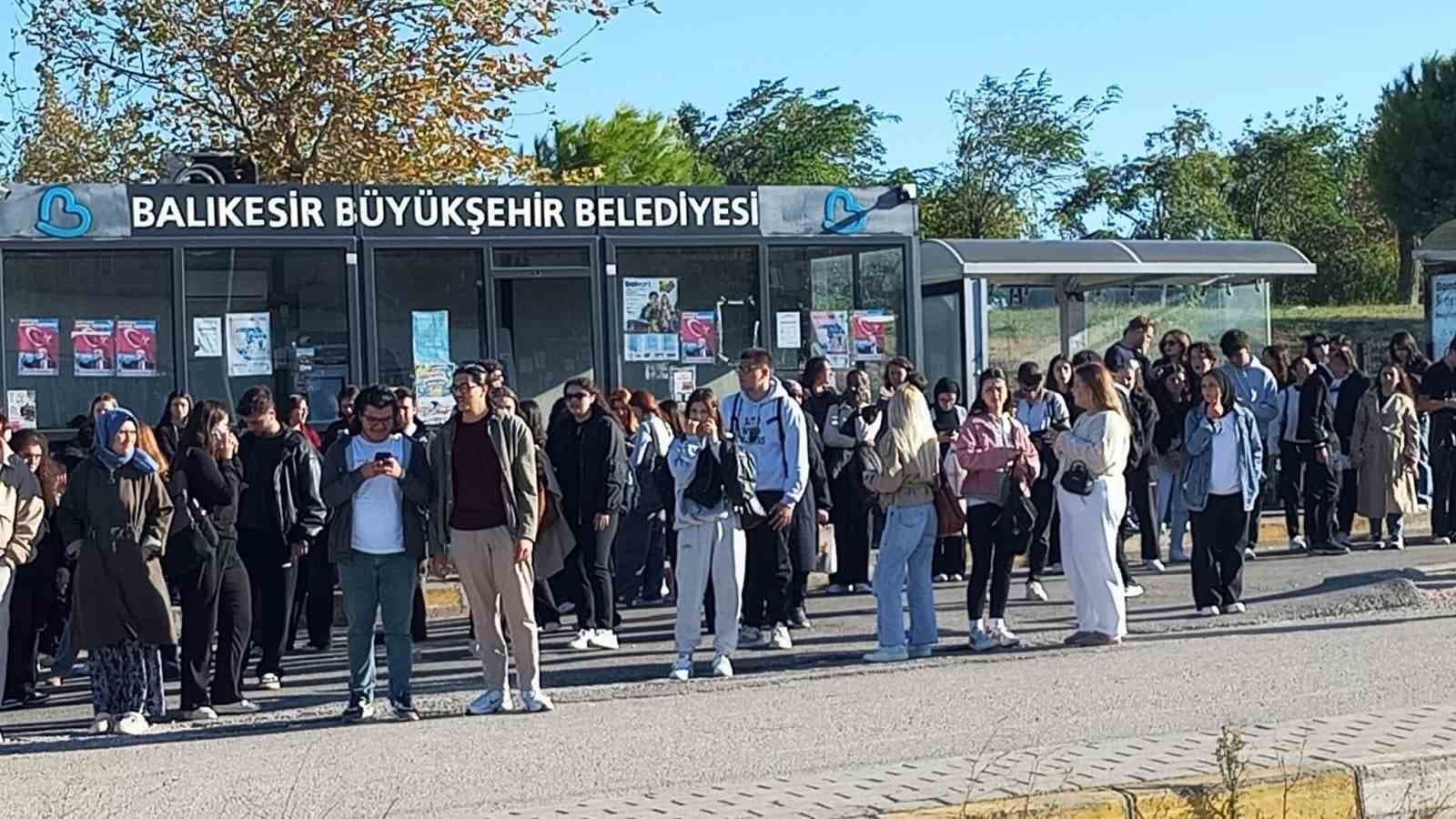 Bandırma Onyedi Eylül Üniversitesi'nde Ulaşım Krizi