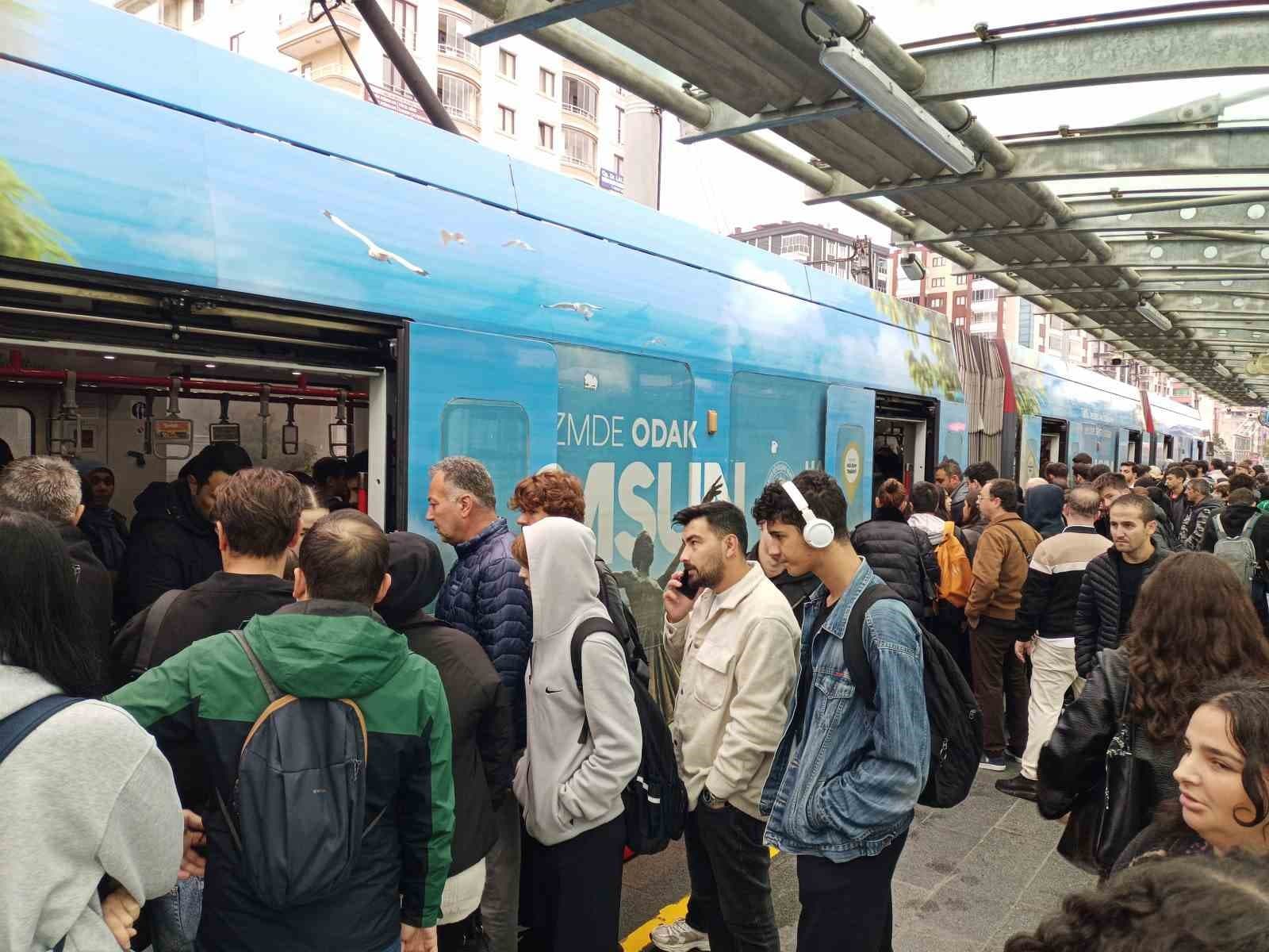 Samsun'da Sabah Saatlerinde Tramvay Çilesi