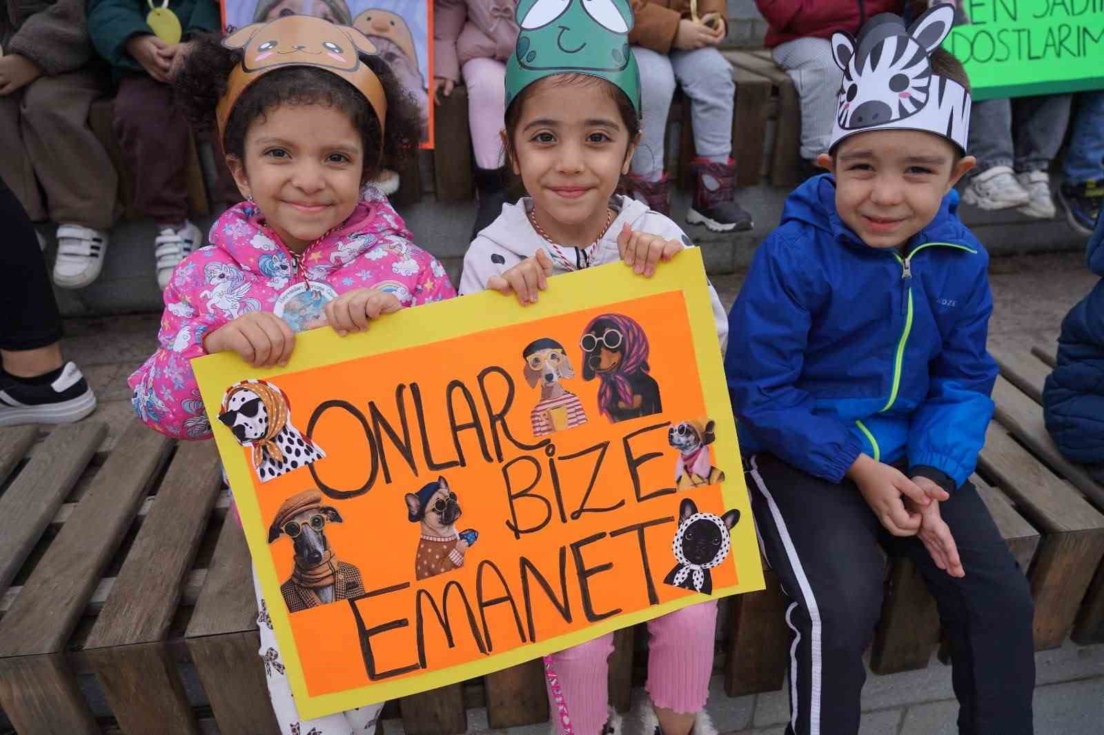 Minik Öğrencilerden Barınaktaki Can Dostlara Anlamlı Ziyaret