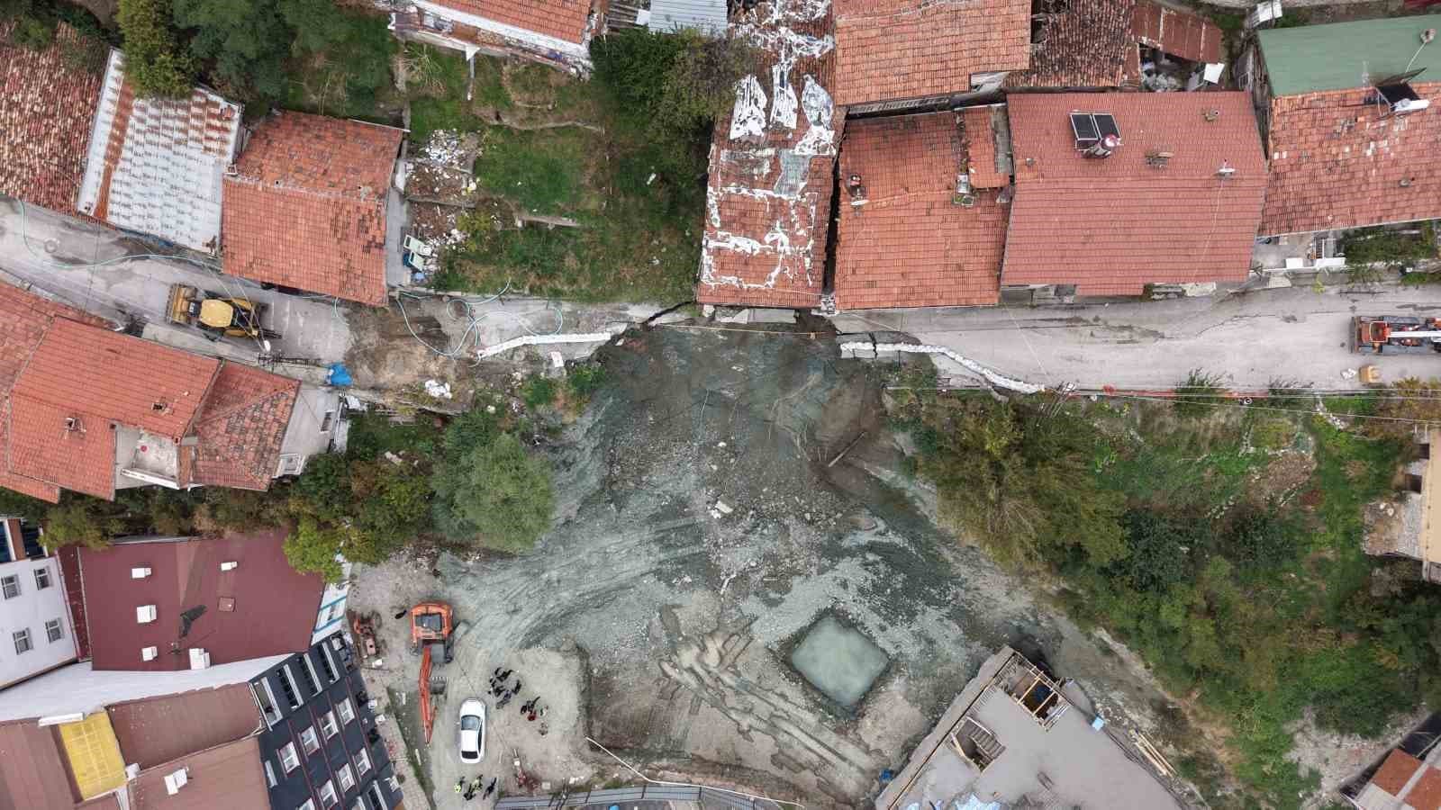 Tokat'ta Yol Çökmesi: İki Katlı Bina Tahliye Edildi
