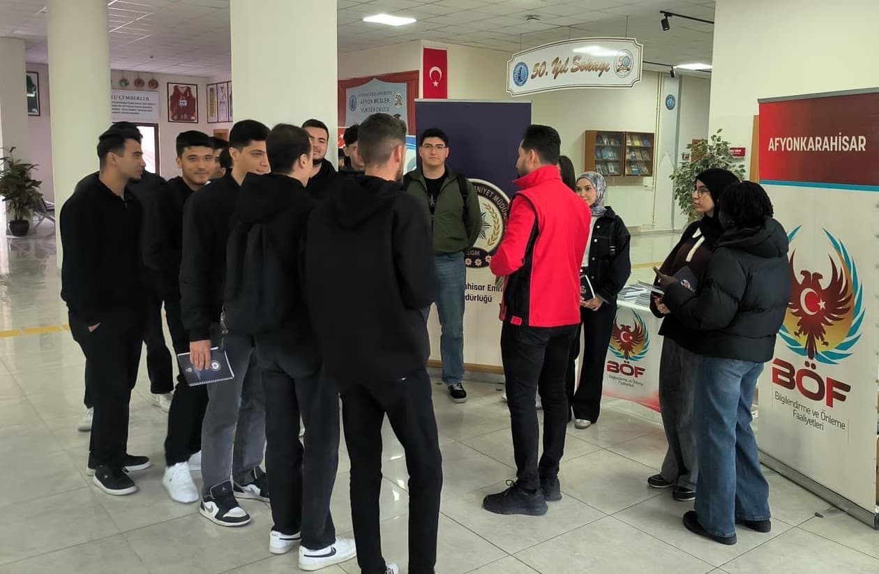 Üniversite Öğrencilerine Yönelik Güvenlik Bilgilendirmesi Yapıldı